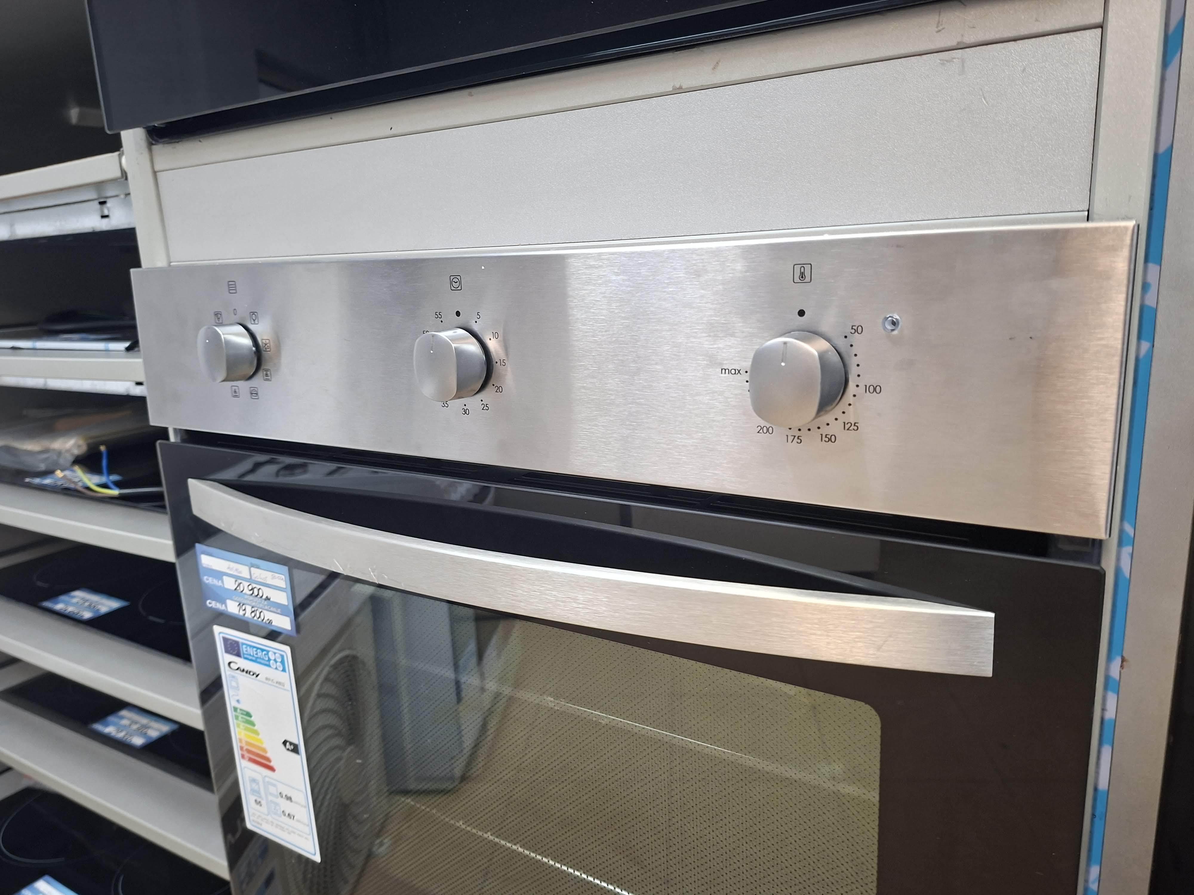 Ugradna Rerna Candy RFIC X602