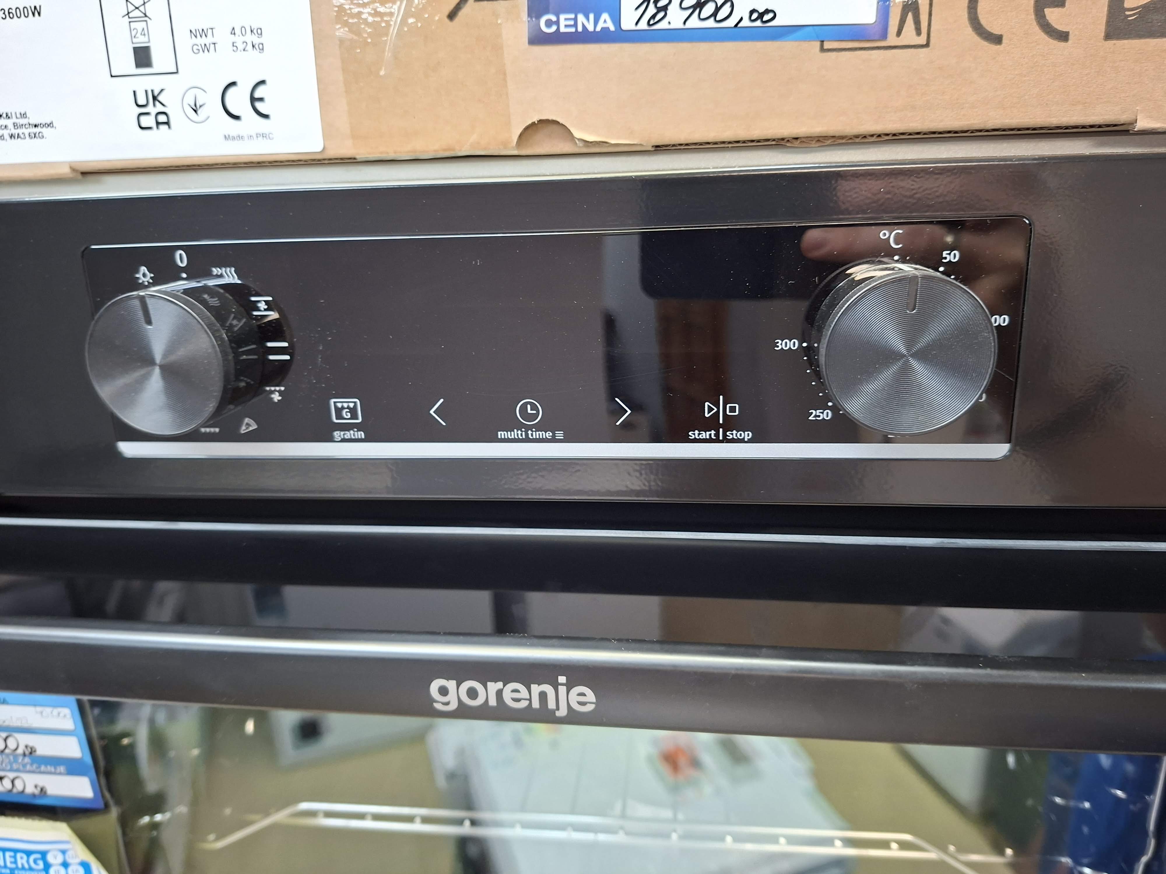 Ugradna rerna Gorenje BO6735E02BKOT , 77L