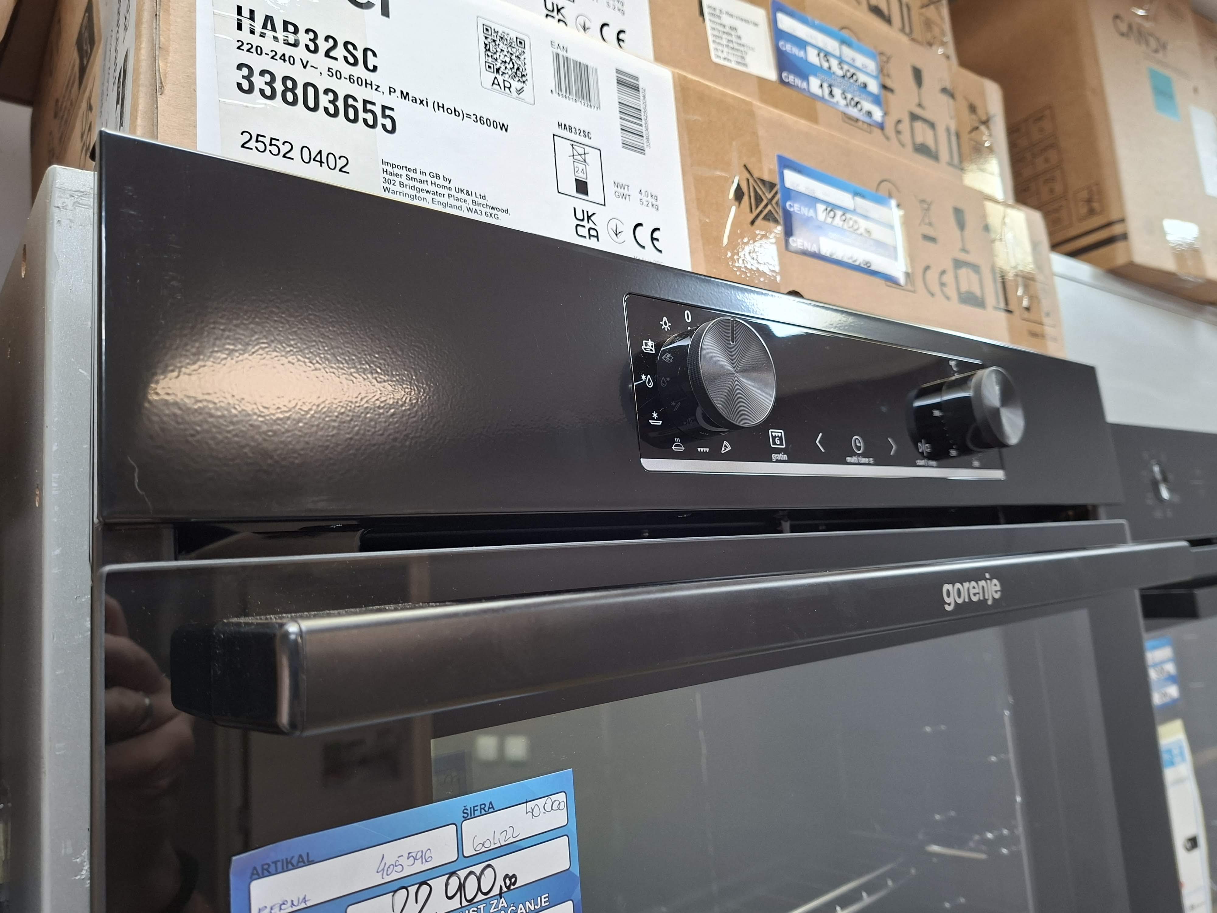 Ugradna rerna Gorenje BO6735E02BKOT , 77L