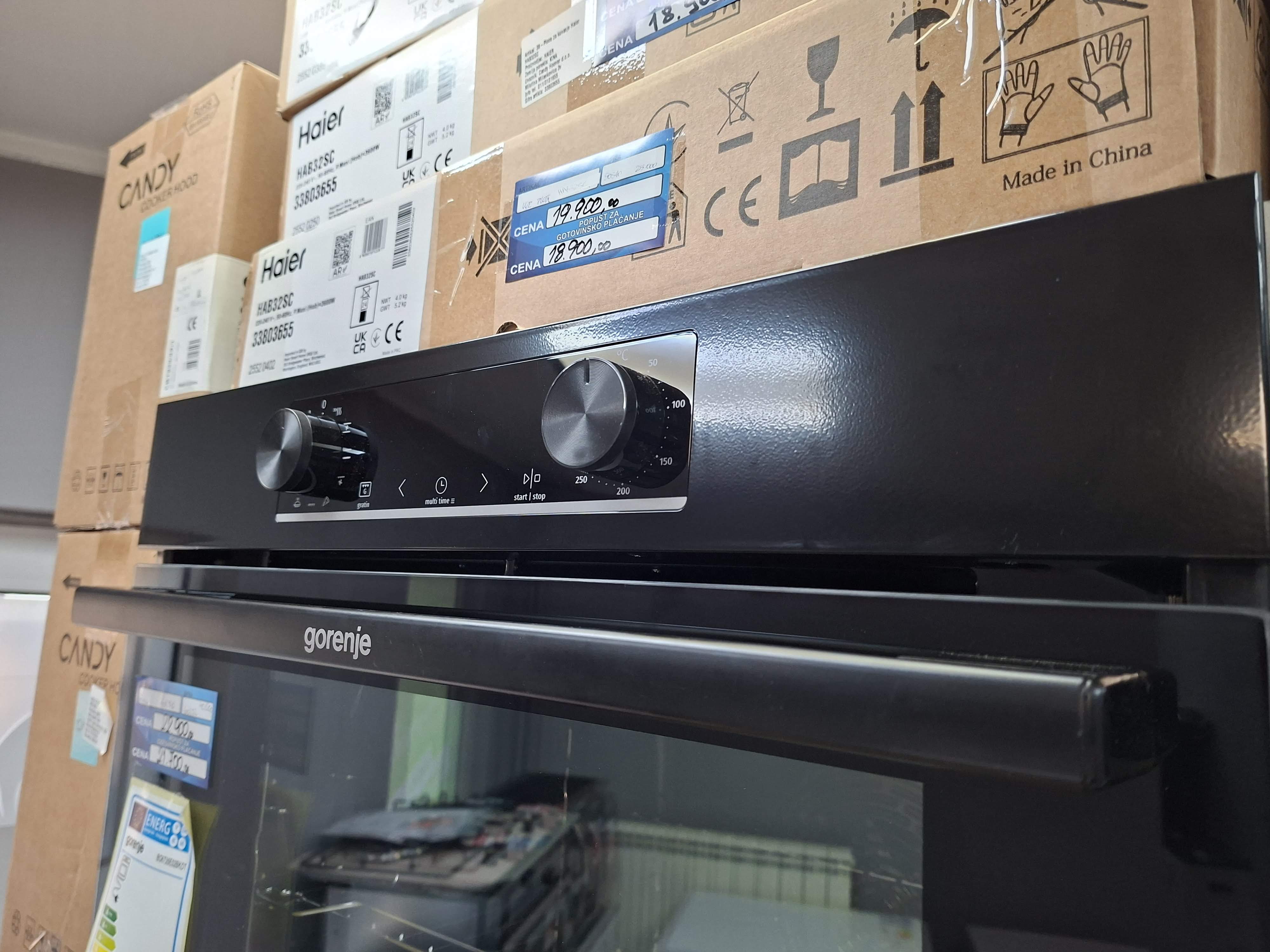 Ugradna rerna Gorenje BO6735E02BKOT , 77L