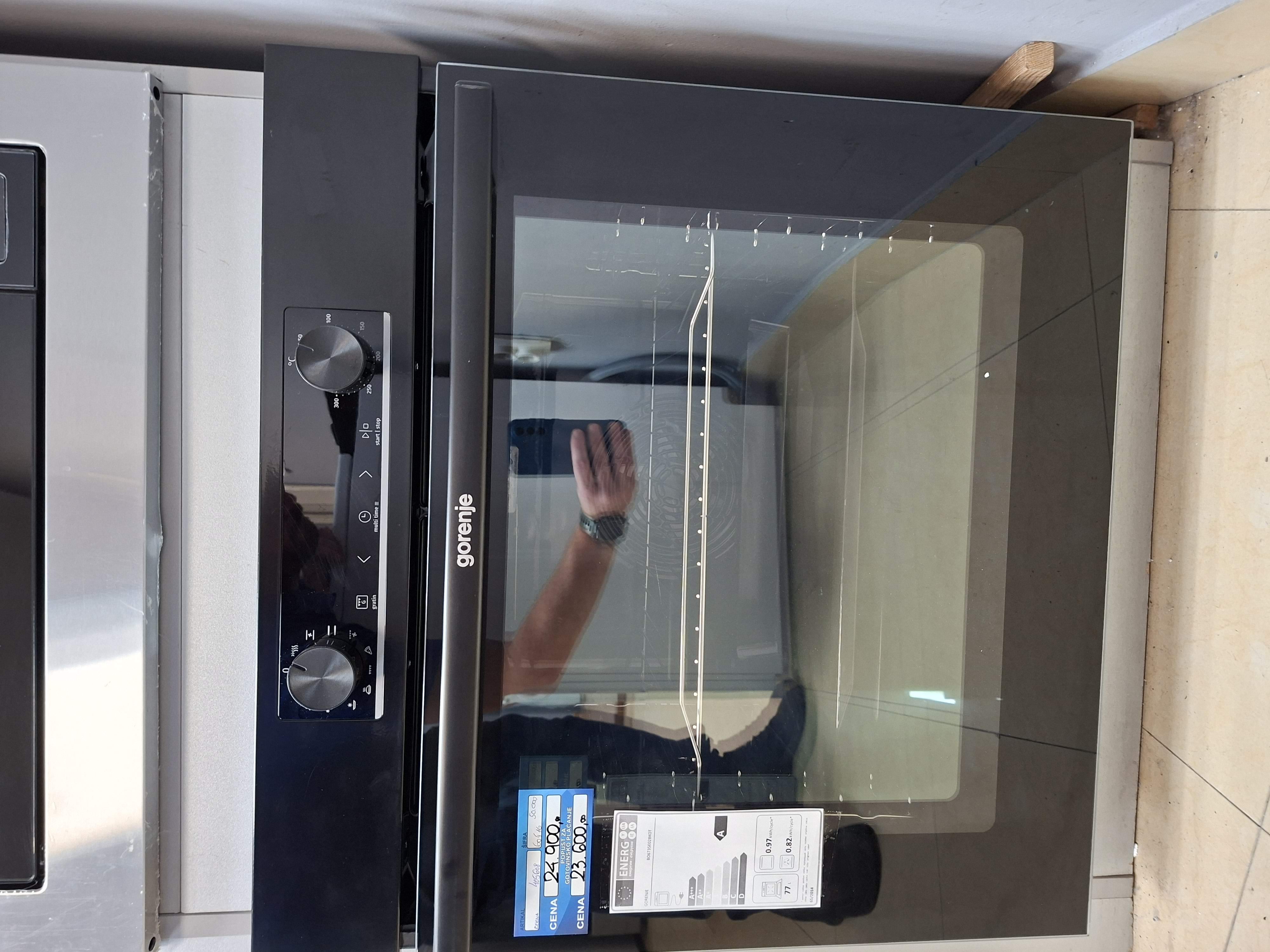 Ugradna rerna Gorenje BO6735E02BKOT , 77L