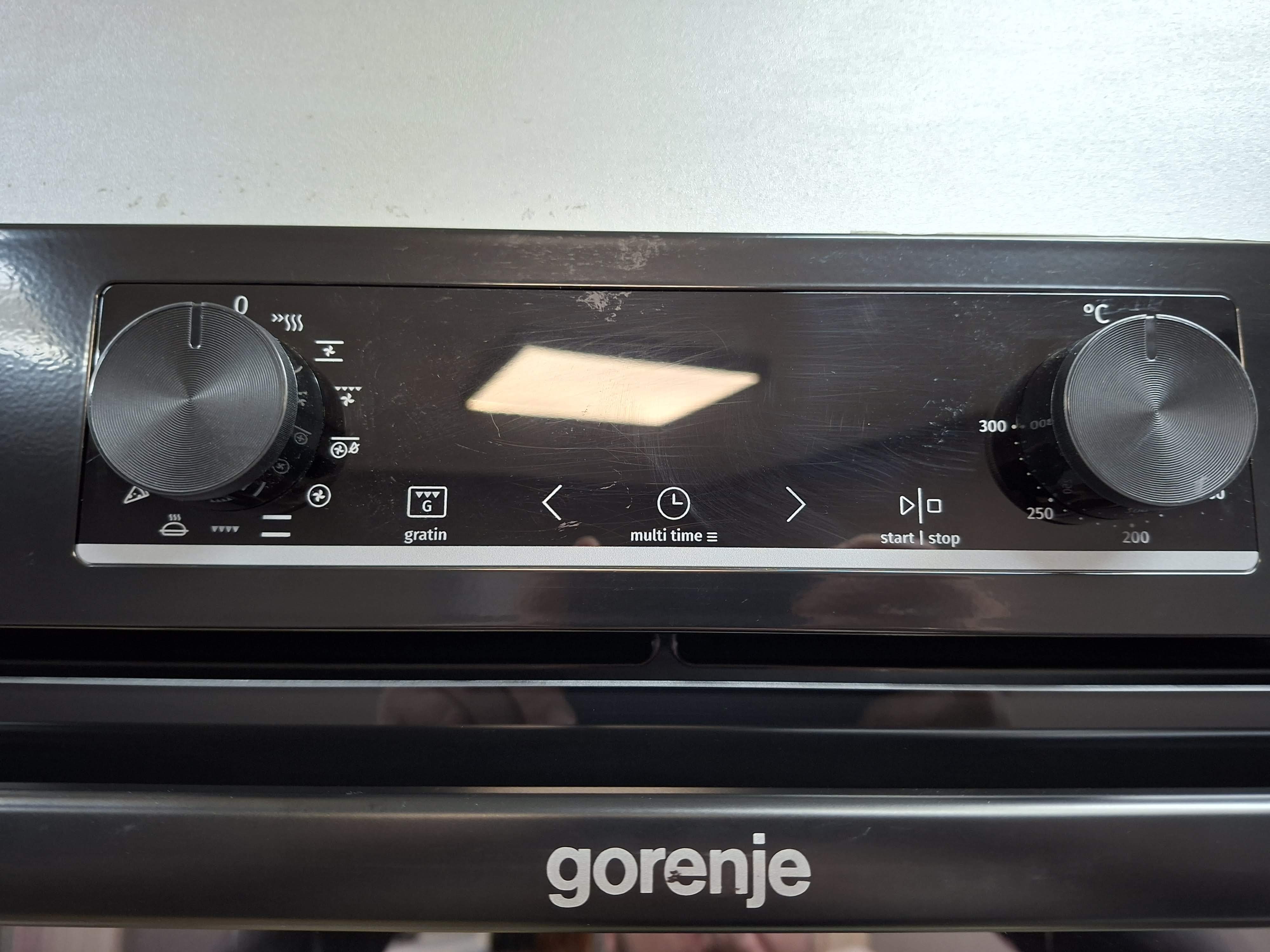 Ugradna rerna Gorenje BOP6737E02BK , 77L