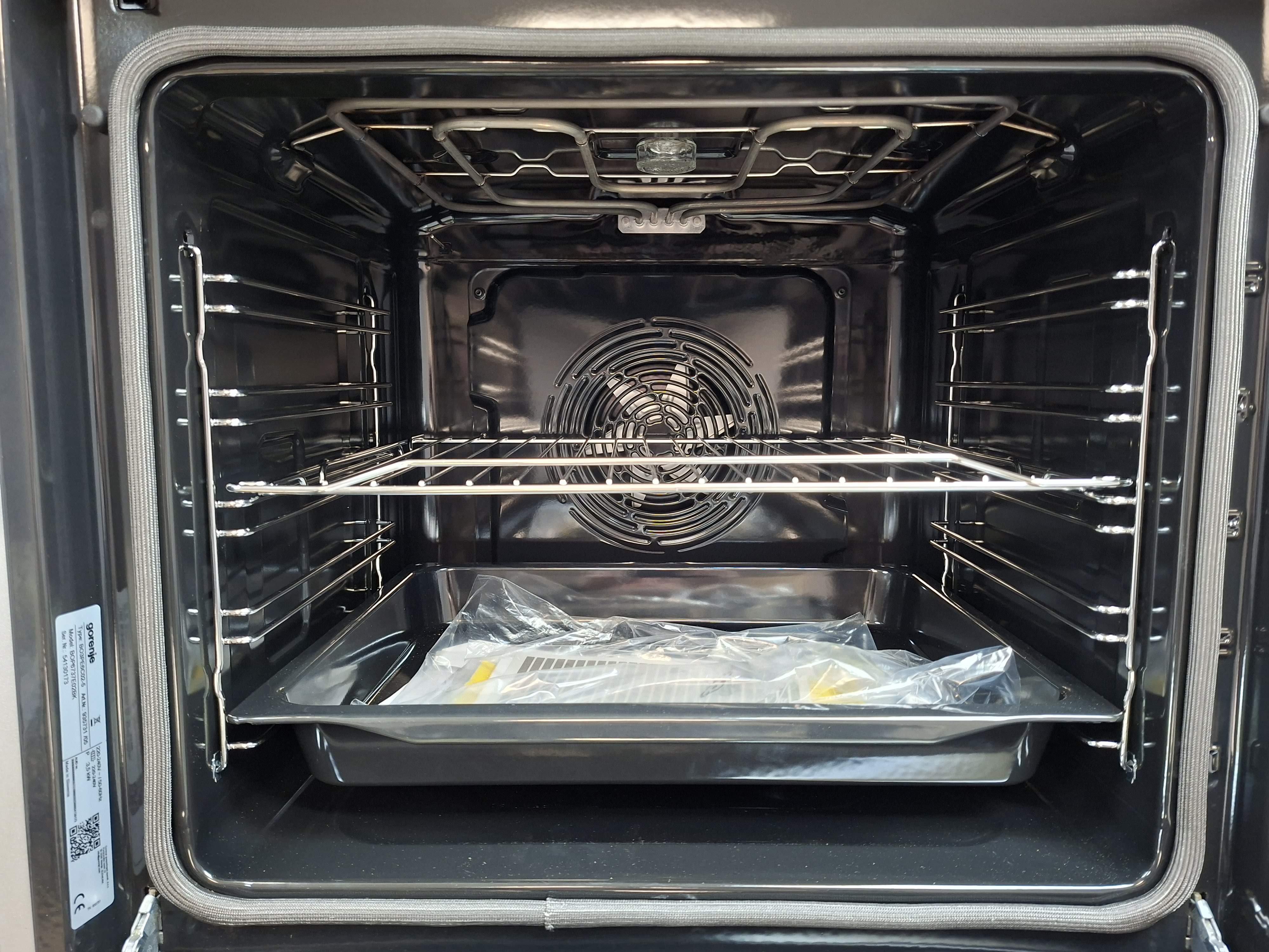 Ugradna rerna Gorenje BOP6737E02BK , 77L