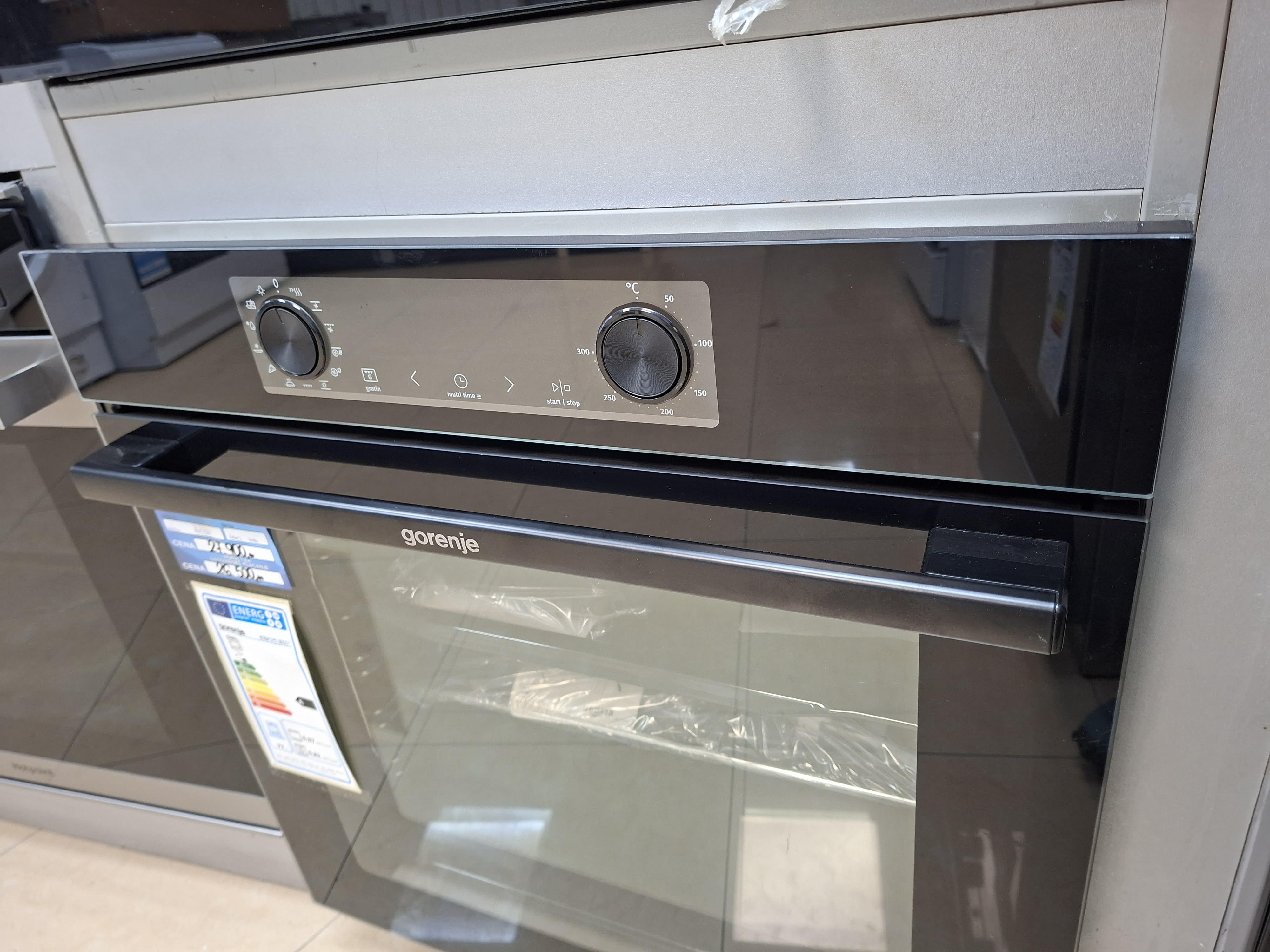 Ugradna rerna Gorenje BOS6737E13BGOT, 77L