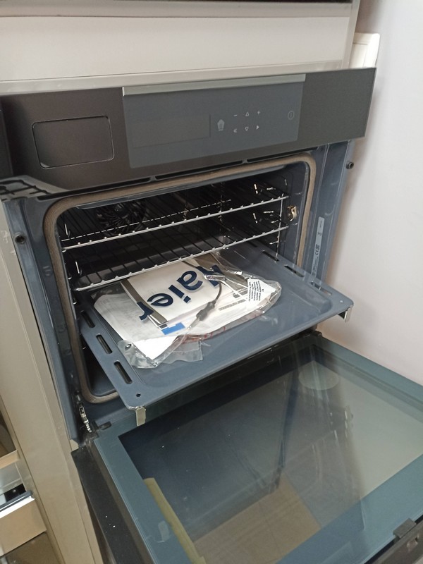 Ugradna rerna Haier HWO60SM5S9BH , 70L