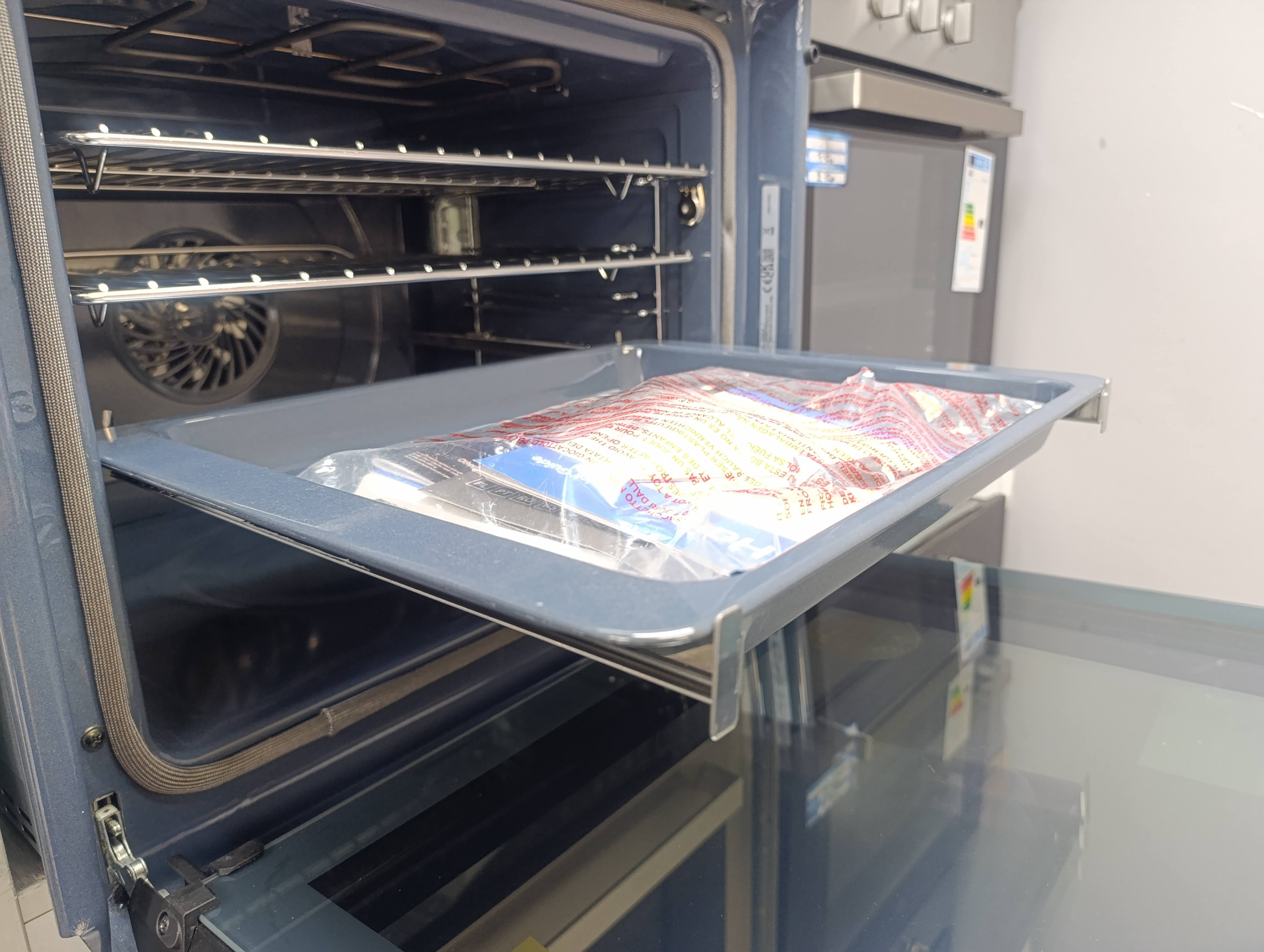 Ugradna rerna Haier HWO60SM6T9BH , 70L
