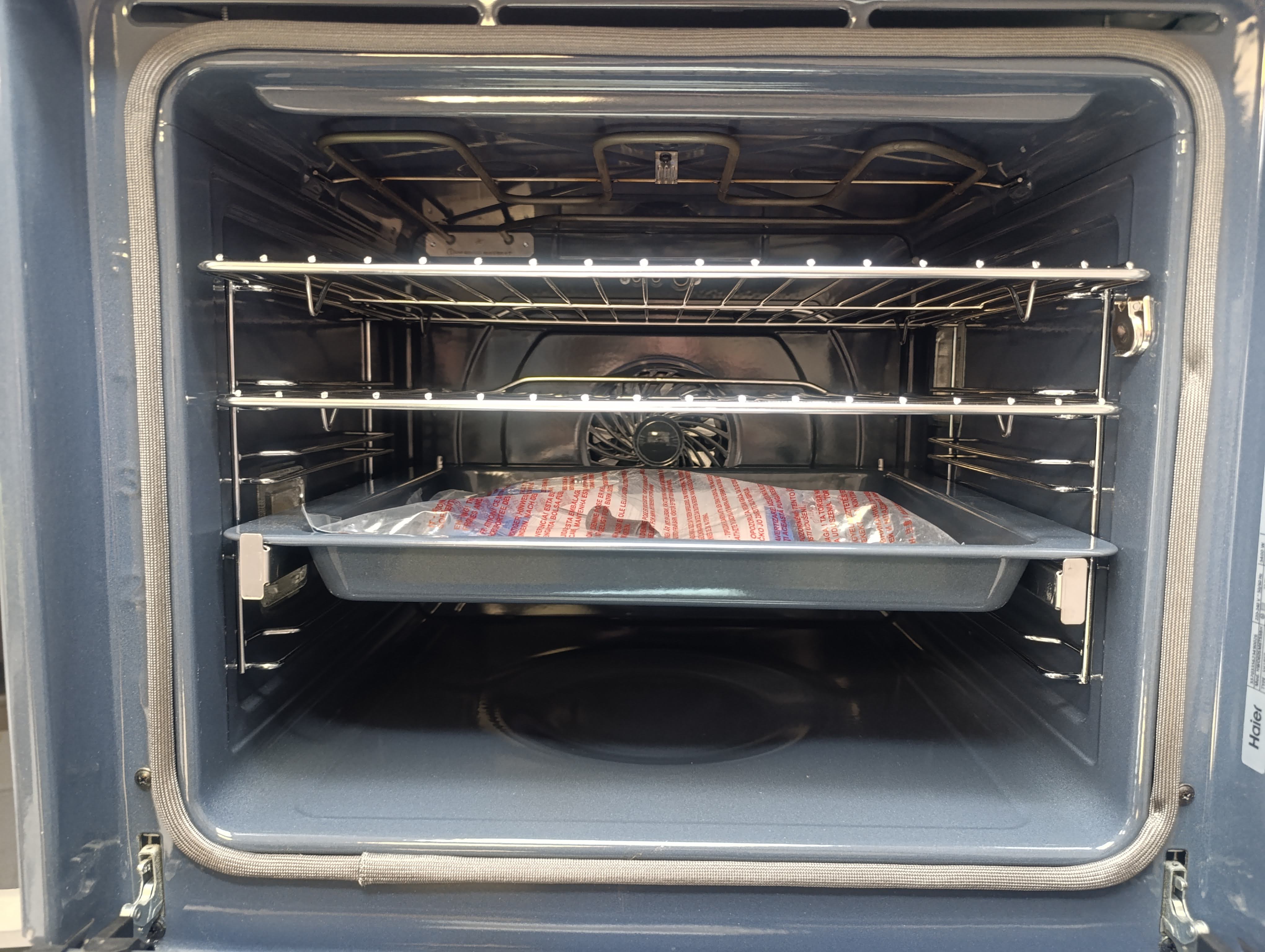 Ugradna rerna Haier HWO60SM6T9BH , 70L