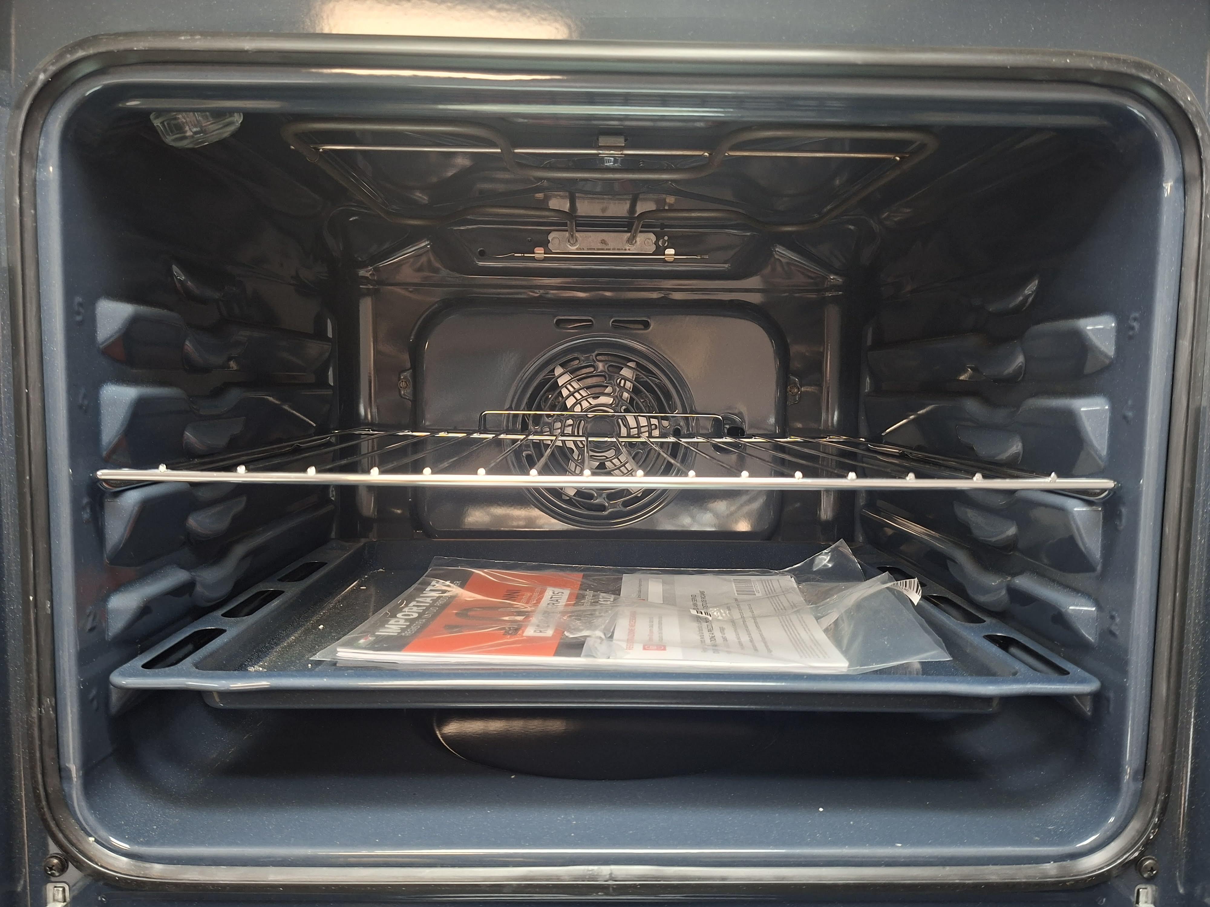 Ugradna Rerna Hotpoint Ariston FA3 530 H IX HA , 66 litara.