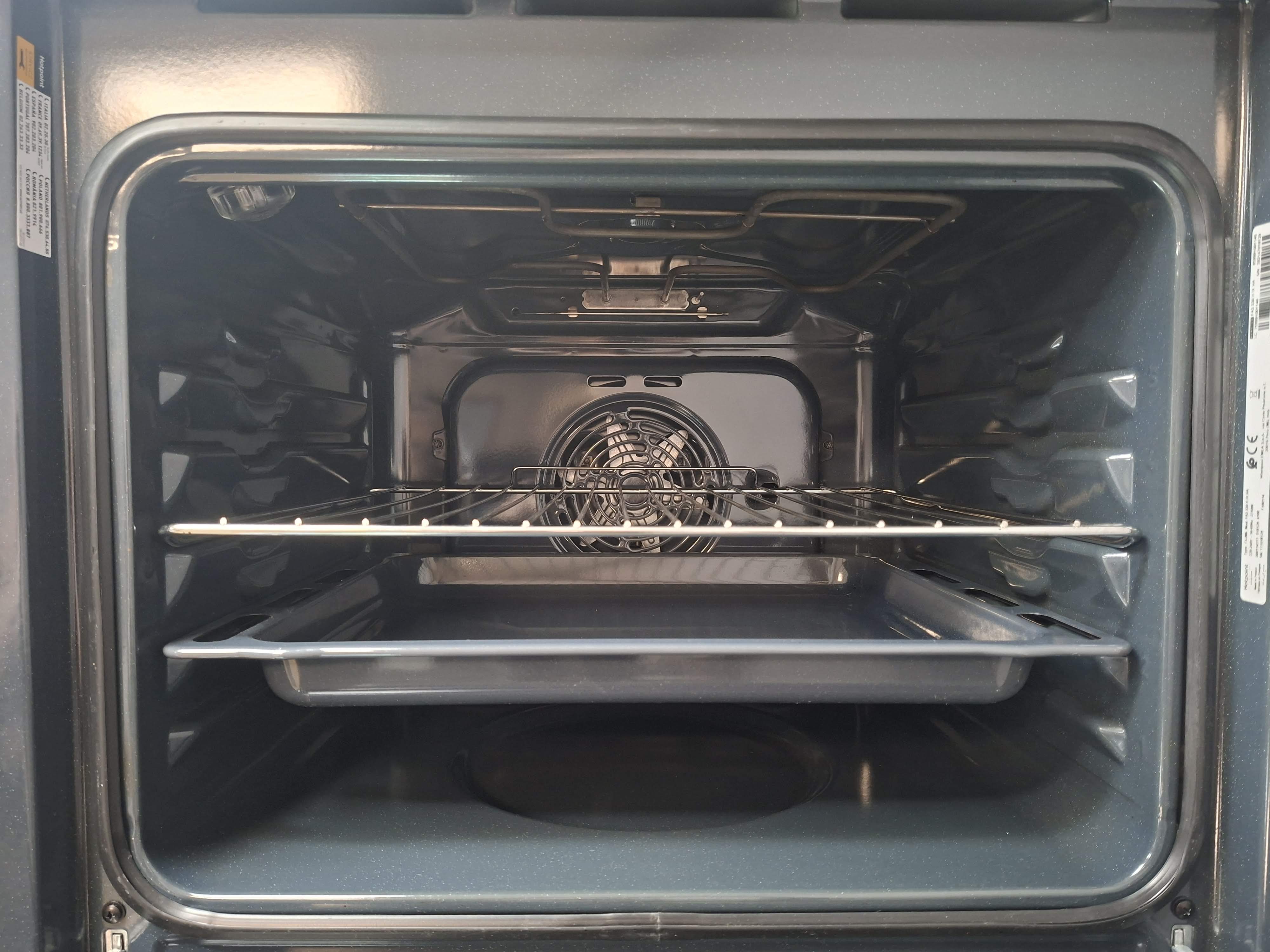 Ugradna Rerna Hotpoint Ariston FA3 530 H IX HA , 66 litara.