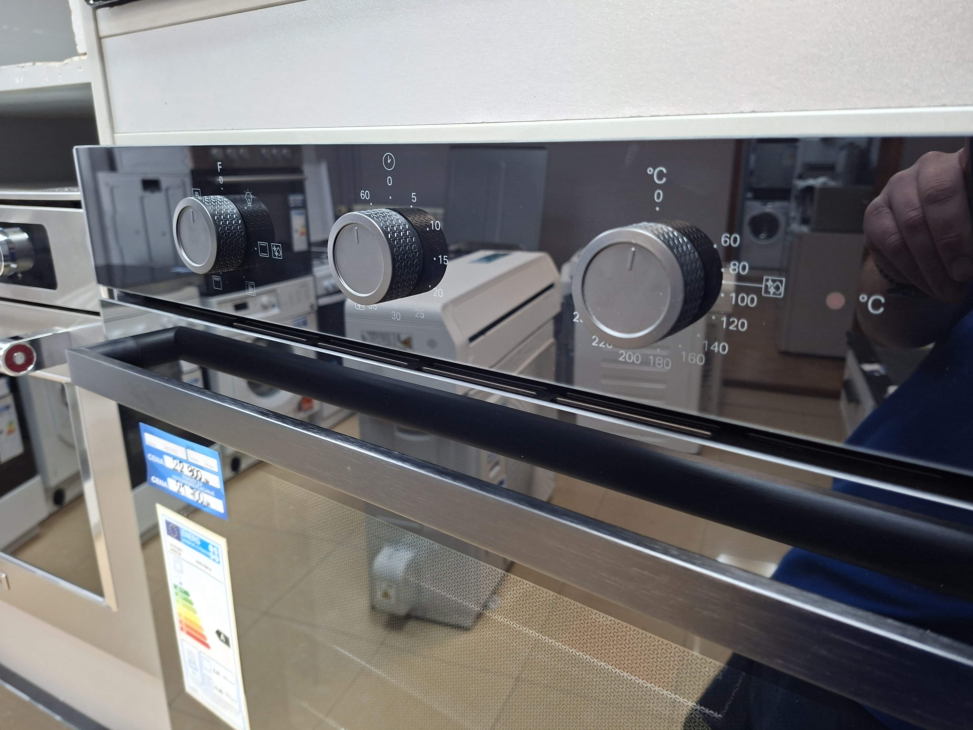 Ugradna rerna Hotpoint Ariston HAO3 K35H B