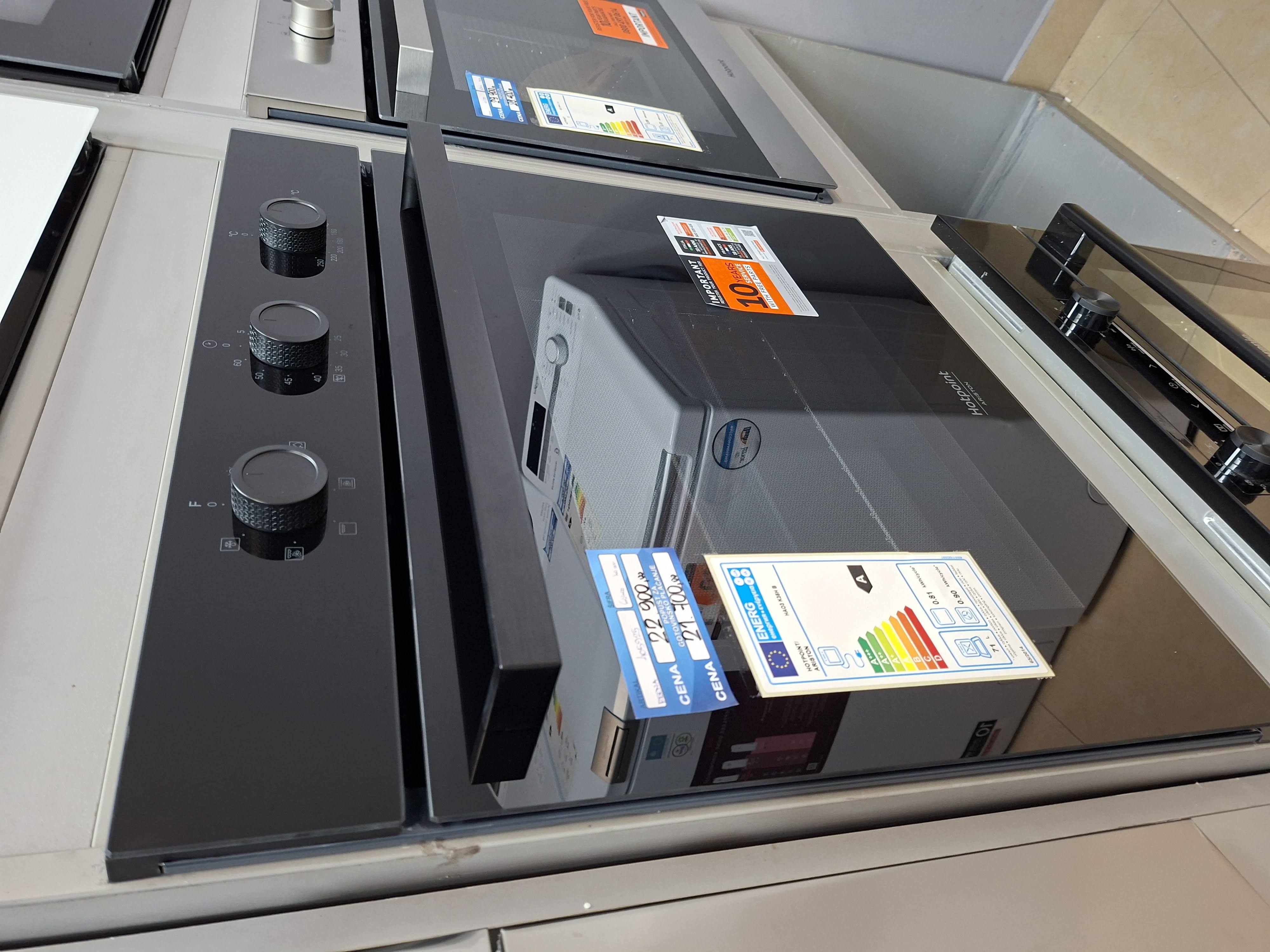 Ugradna rerna Hotpoint Ariston HAO3 K35H B