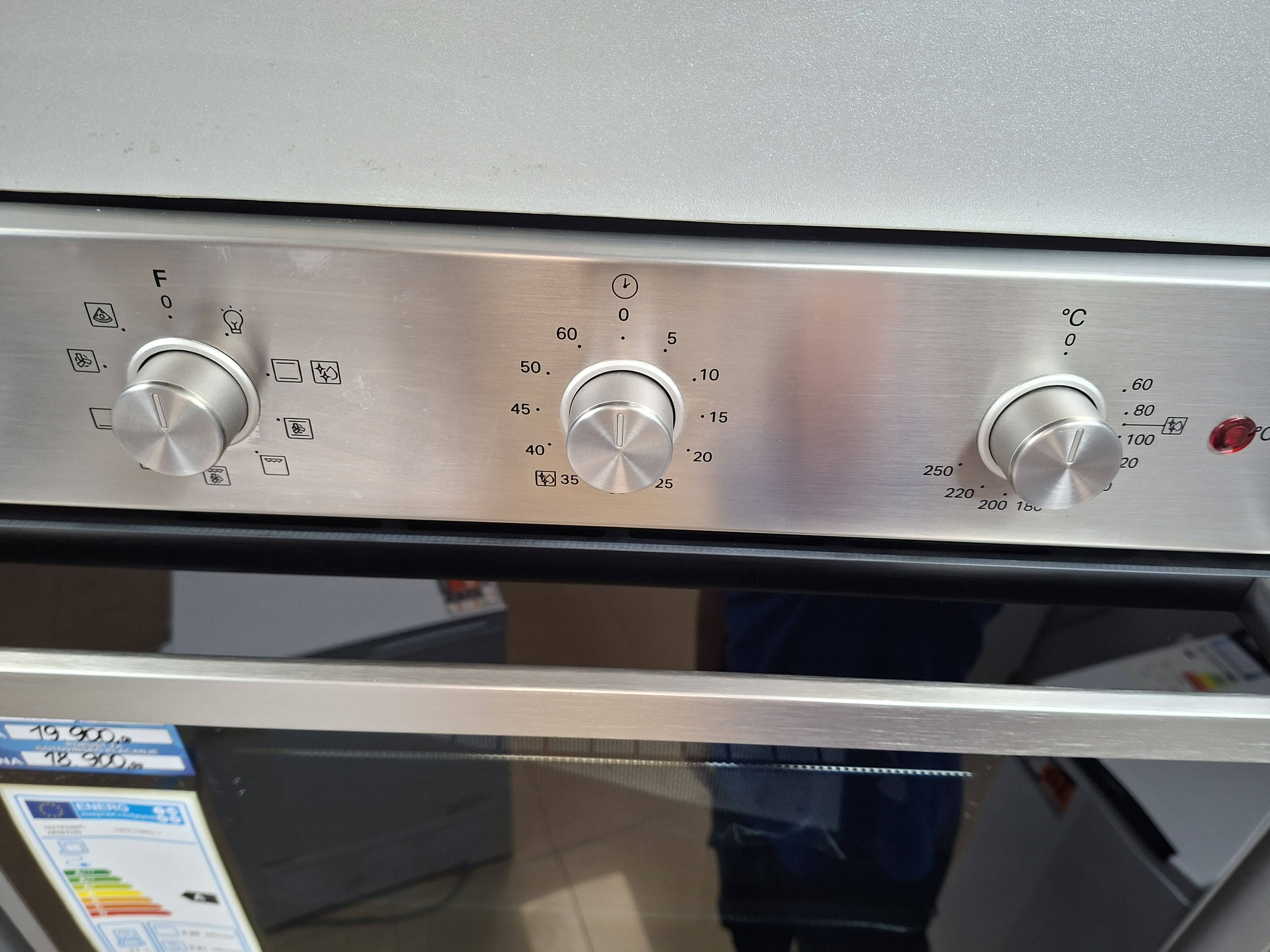 Ugradna rerna Hotpoint Ariston HAO3 K38HU X, 71 L
