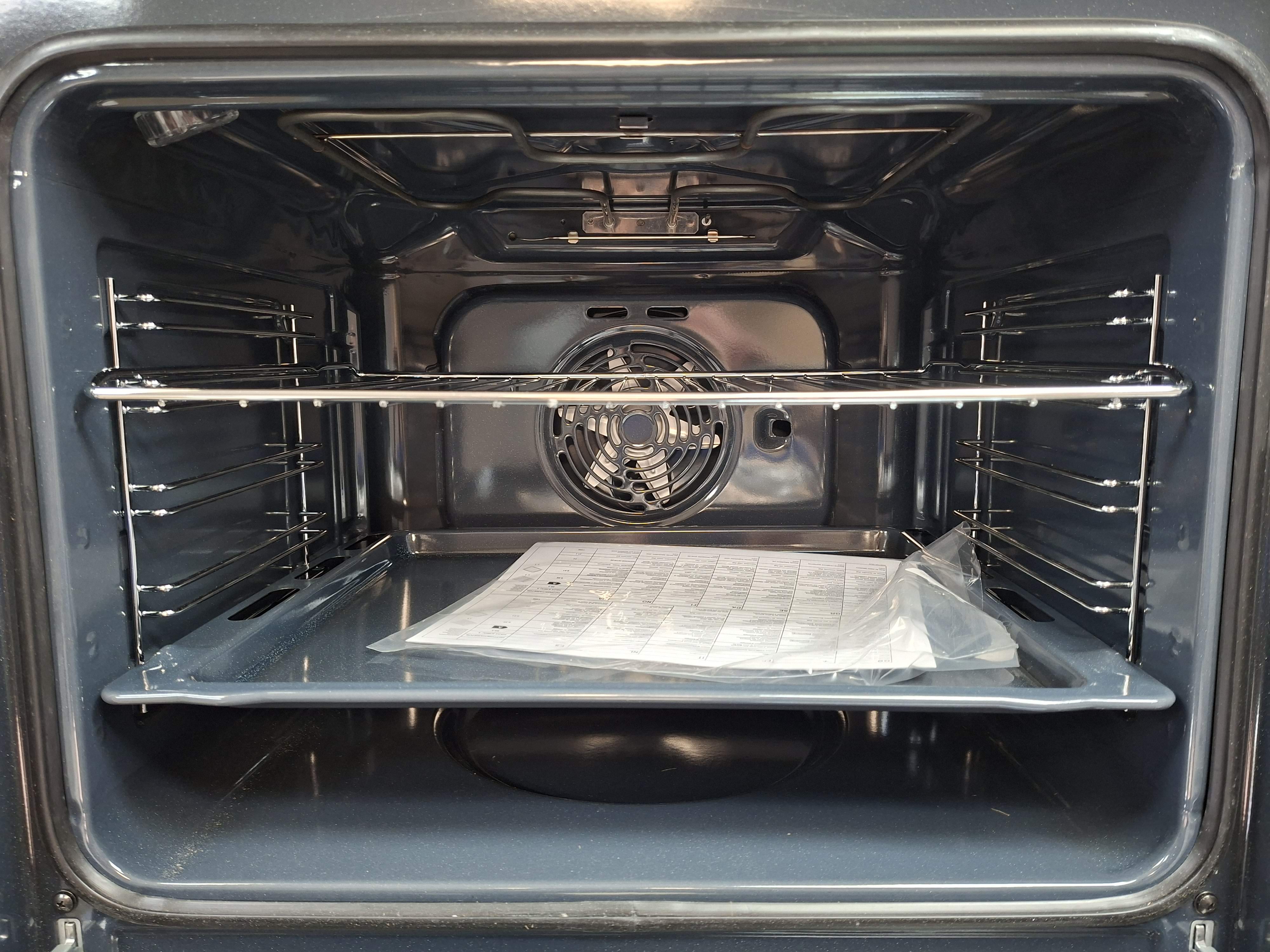 Ugradna rerna Hotpoint Ariston HAO3 K38HU X, 71 L