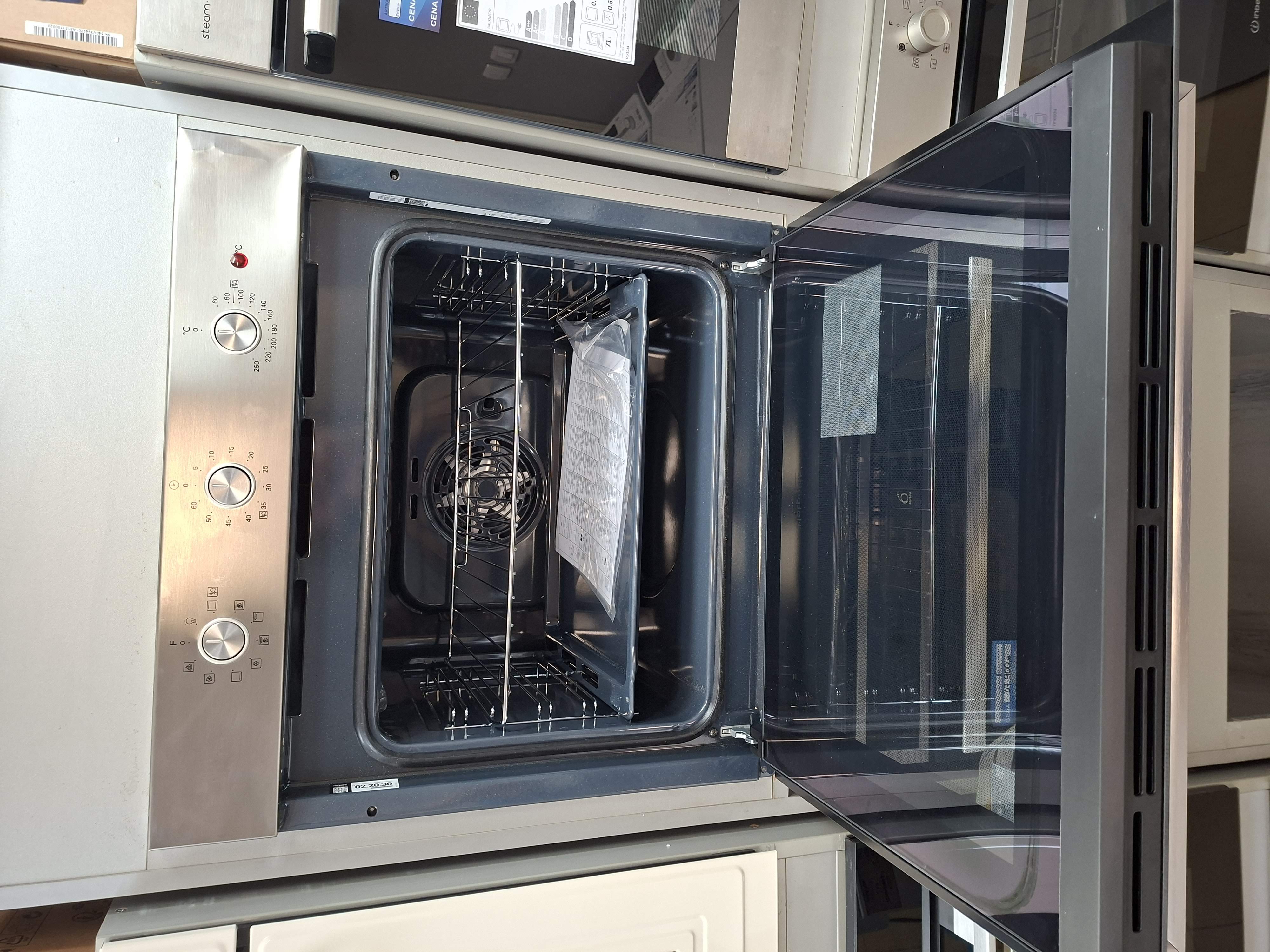 Ugradna rerna Hotpoint Ariston HAO3 K38HU X, 71 L