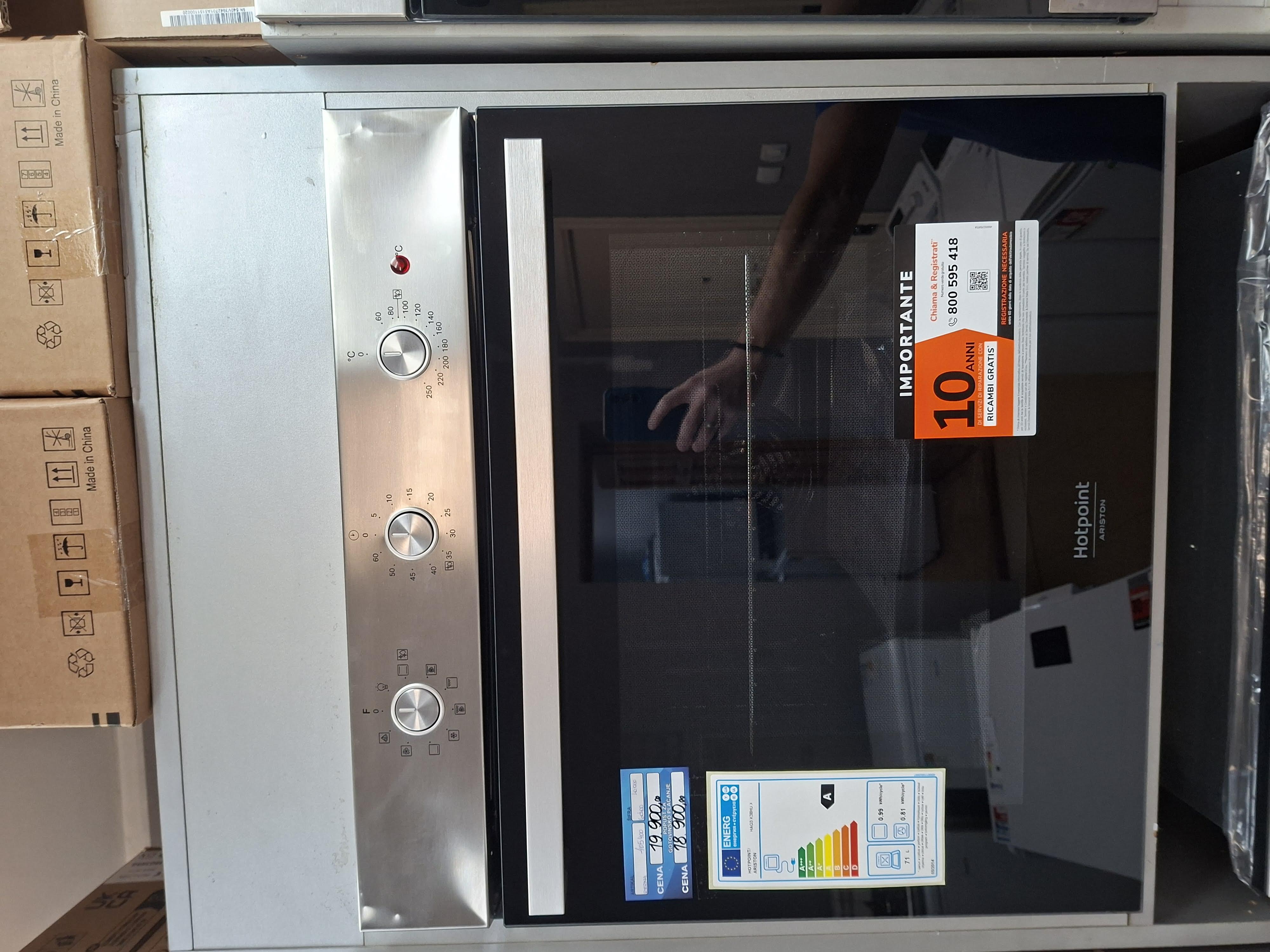Ugradna rerna Hotpoint Ariston HAO3 K38HU X, 71 L