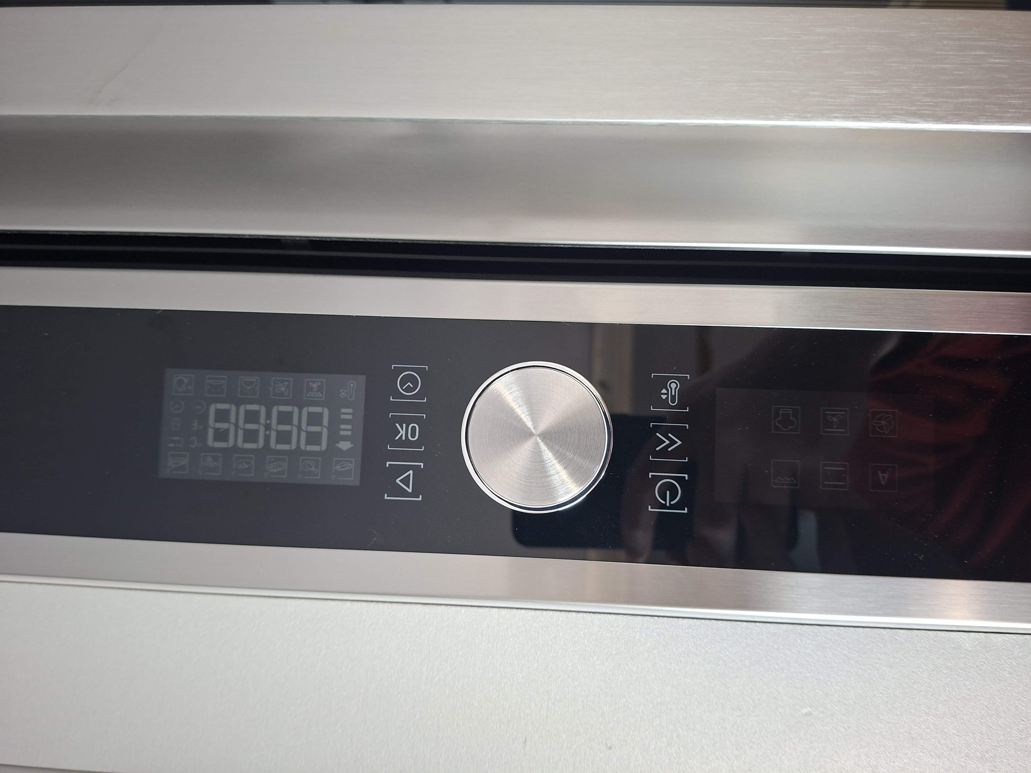 Ugradna Rerna Hotpoint Ariston SI5 851 C IX , 71L