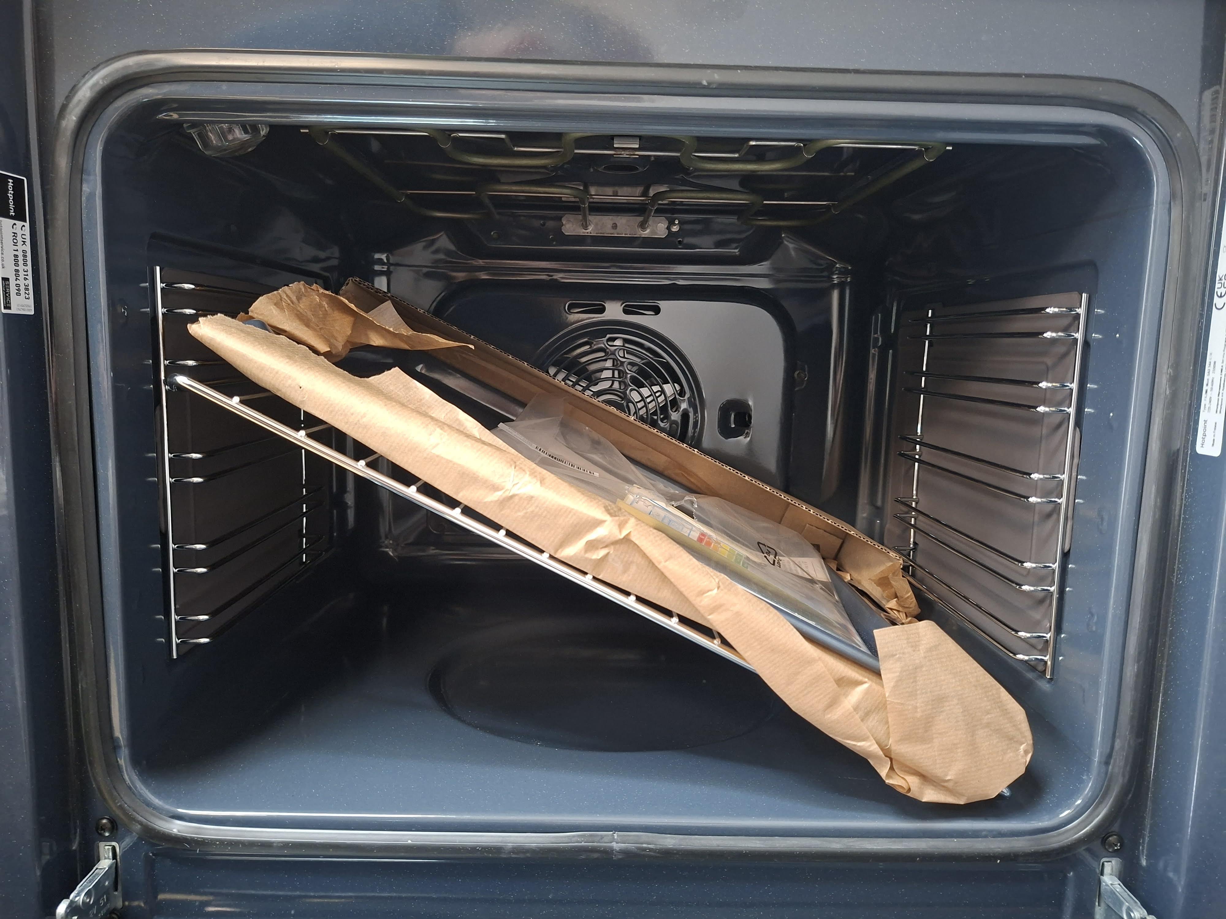 Ugradna Rerna Hotpoint SA3 544 C IX  , 71 litara