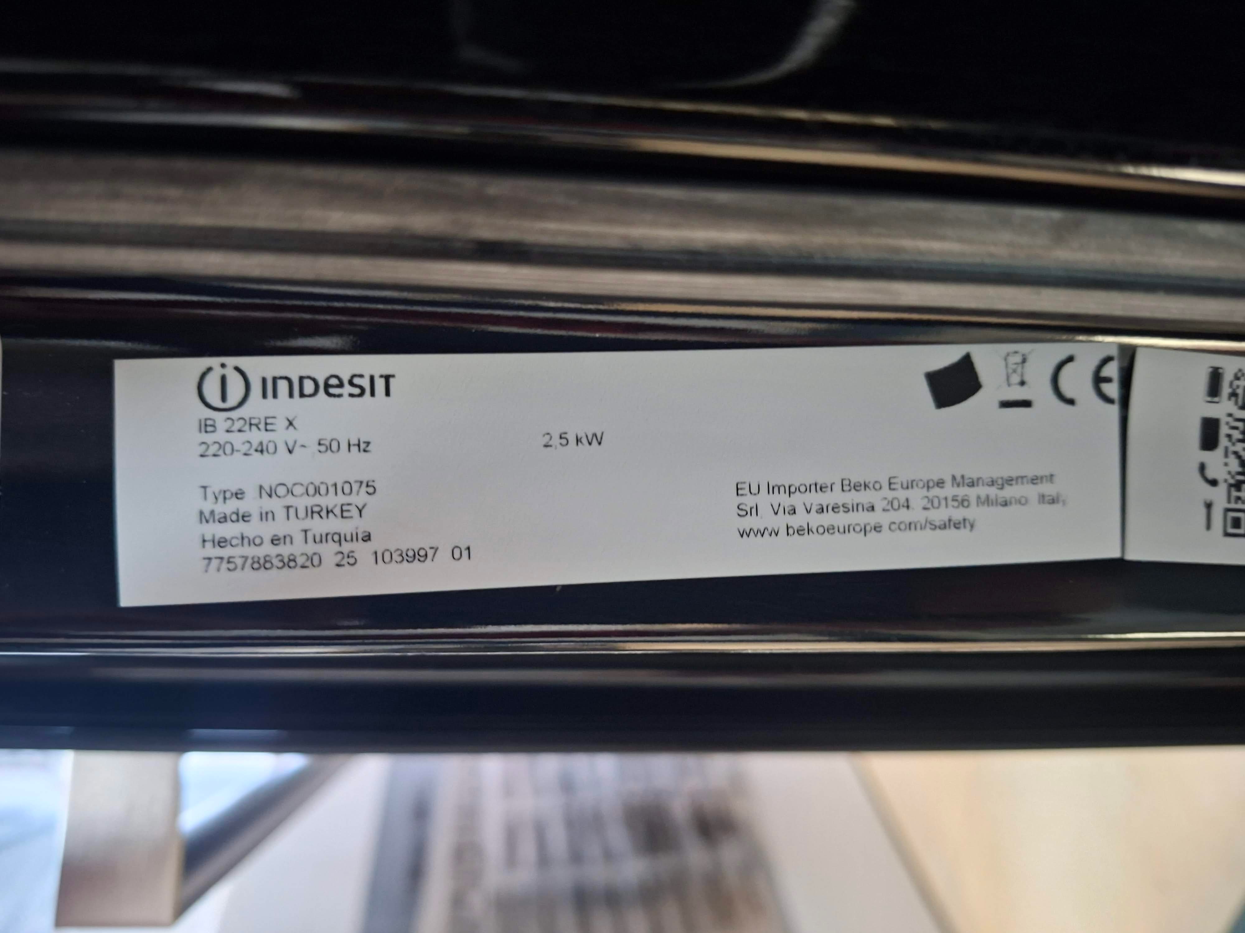 Ugradna Rerna Indesit IB 22RE X , 74 litara