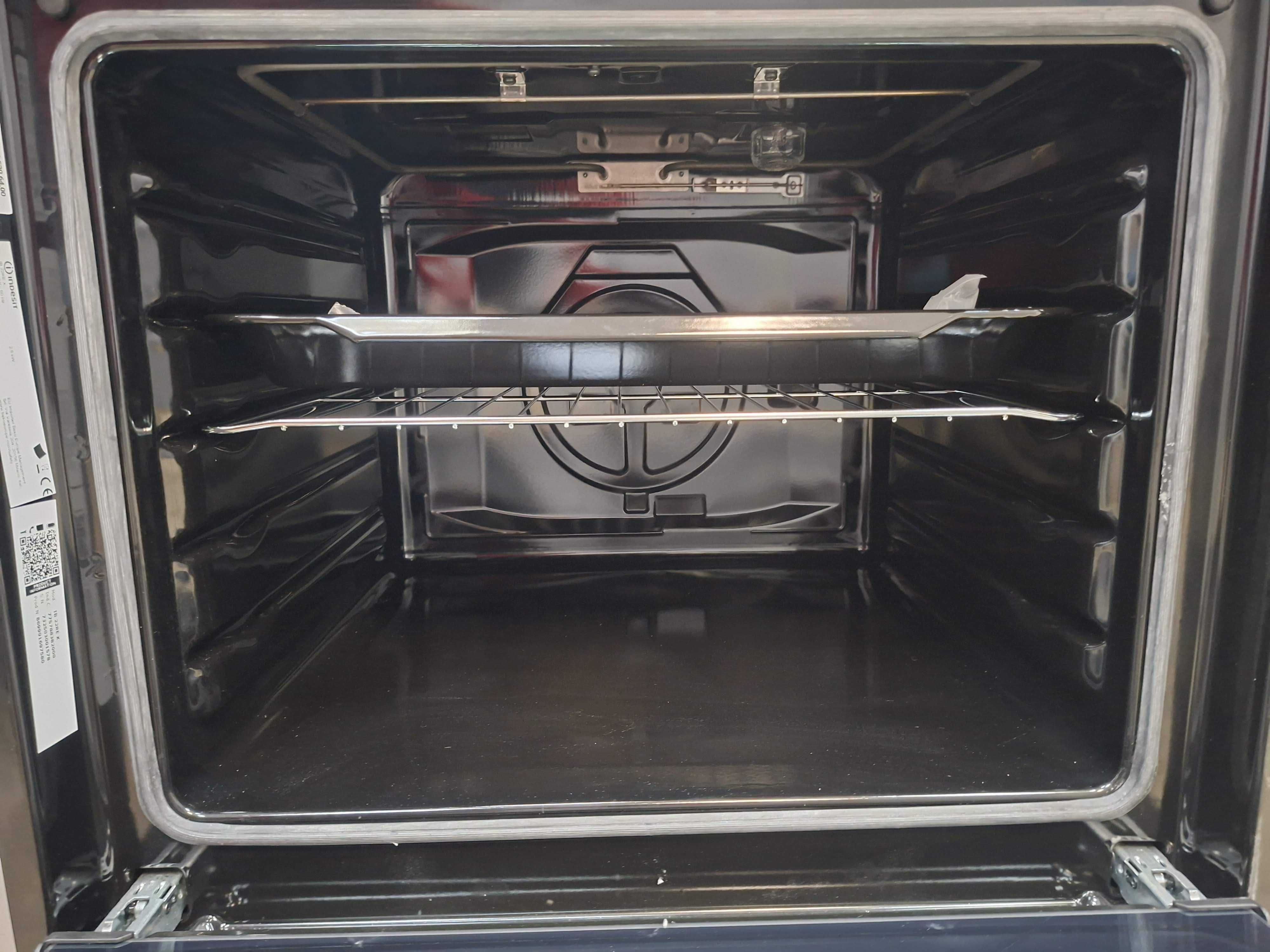 Ugradna Rerna Indesit IB 22RE X , 74 litara