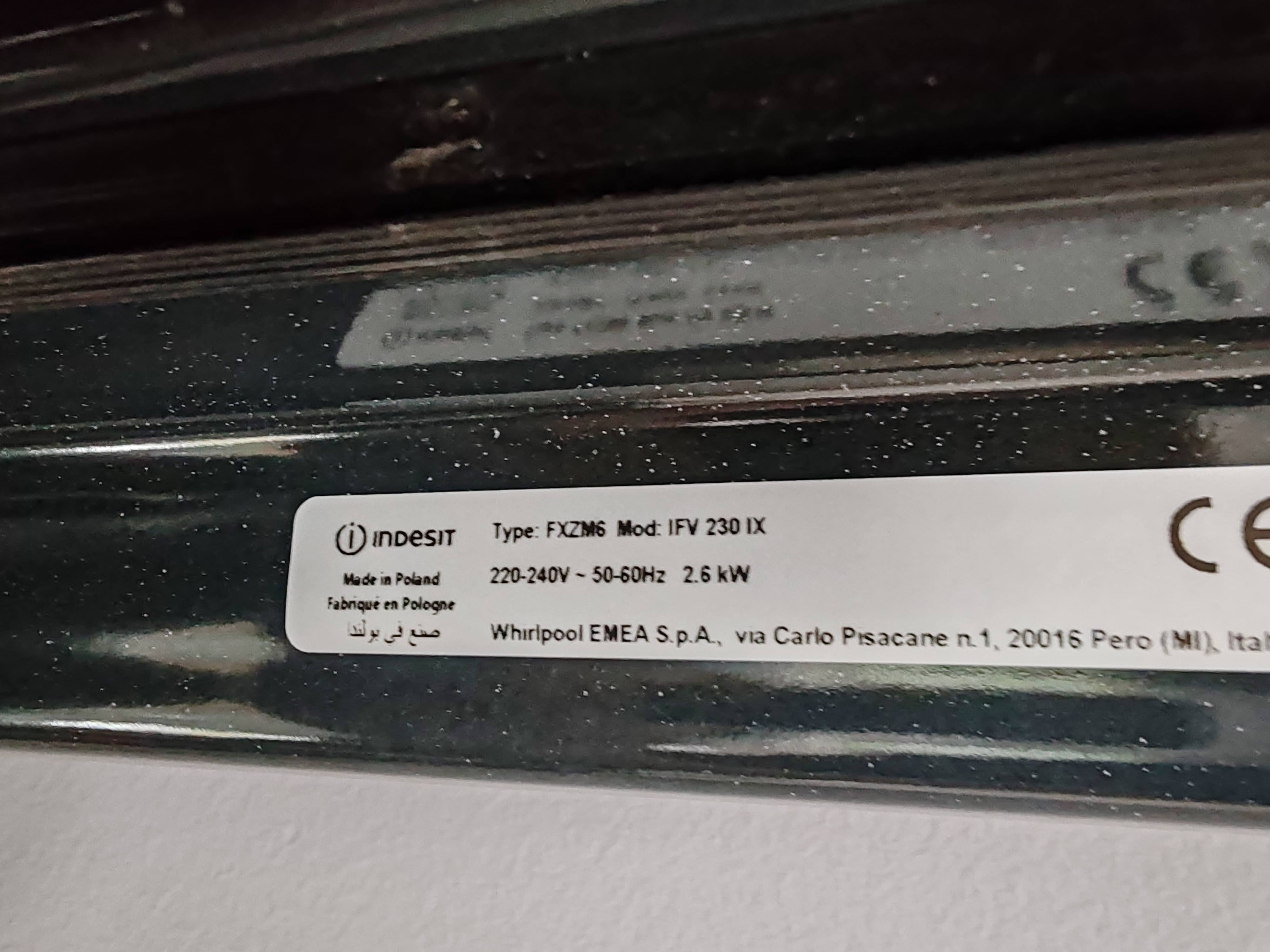 Ugradna Rerna Indesit IFV 230 IX,  60 litara