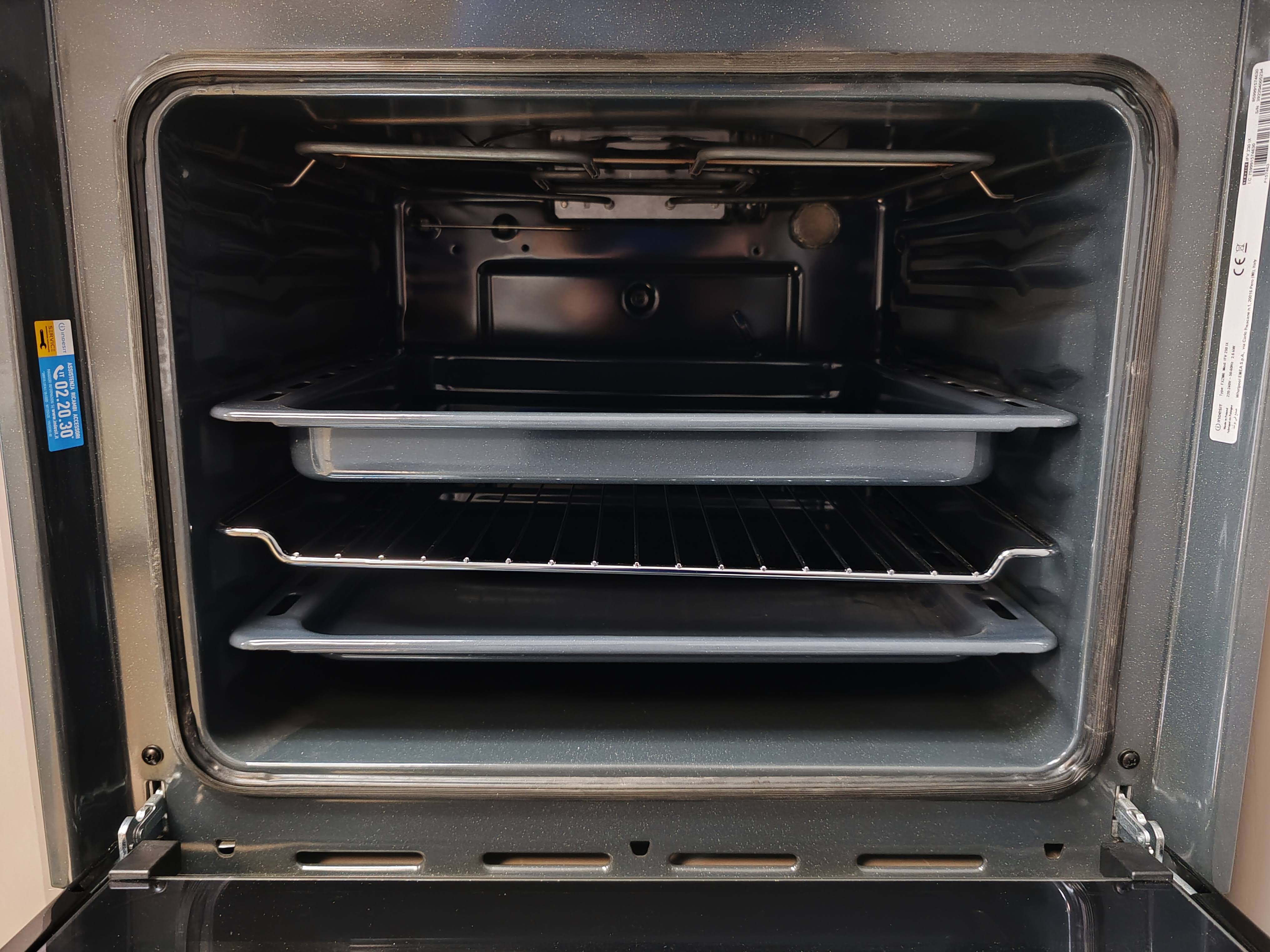 Ugradna Rerna Indesit IFV 230 IX,  60 litara