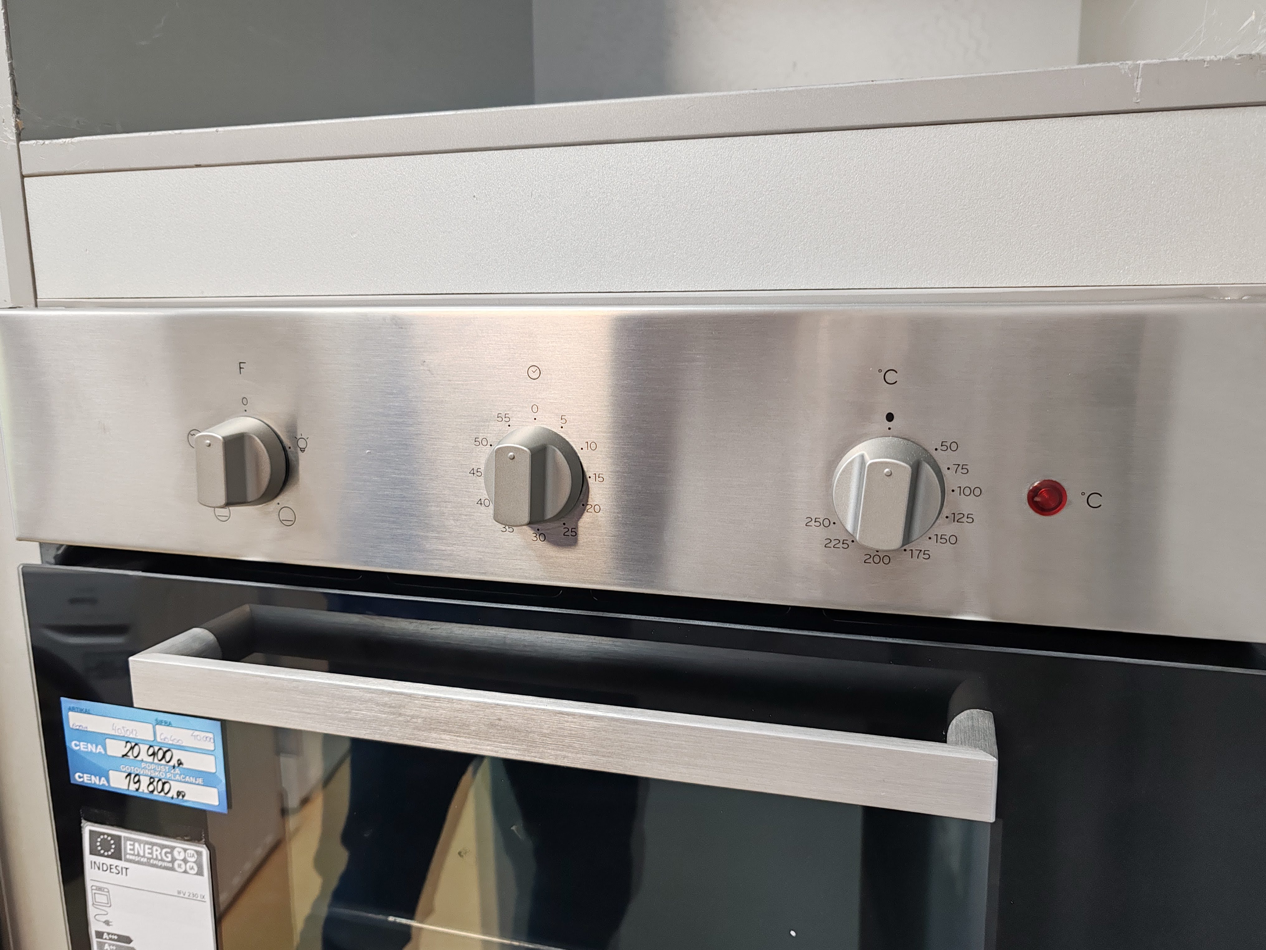 Ugradna Rerna Indesit IFV 230 IX,  60 litara