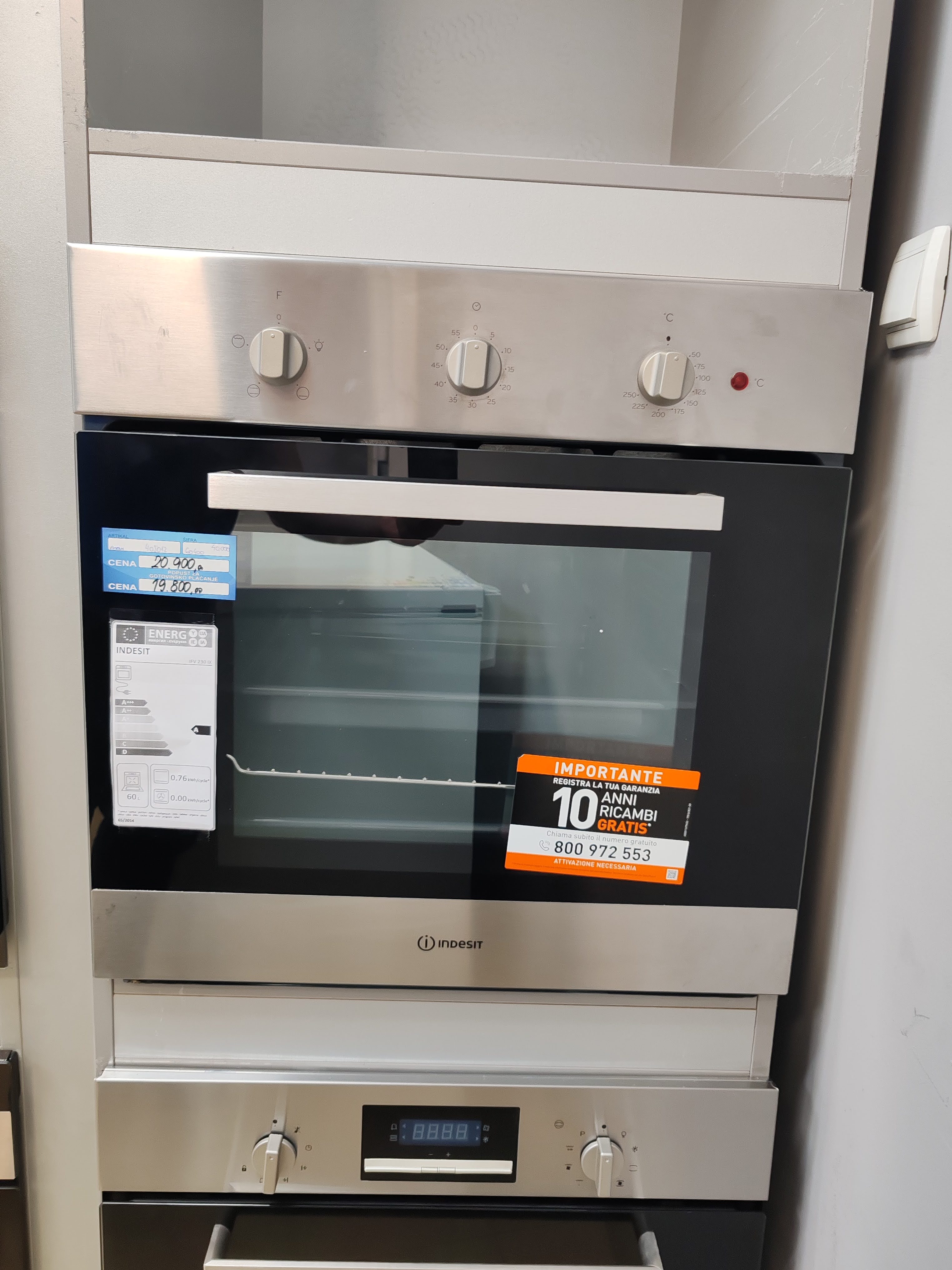 Ugradna Rerna Indesit IFV 230 IX,  60 litara