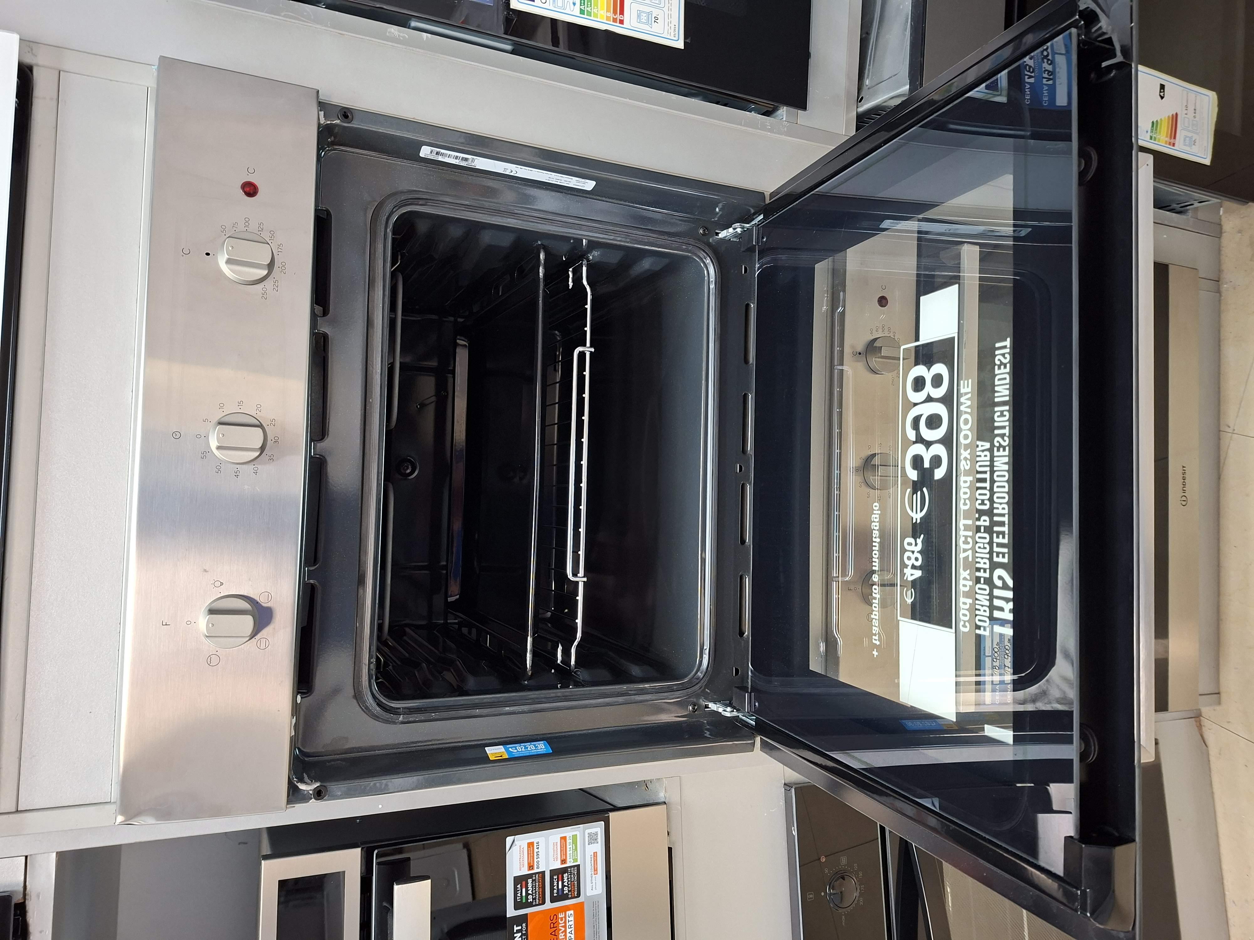 Ugradna rerna Indesit IFW 6230 IX  (2) , 71L