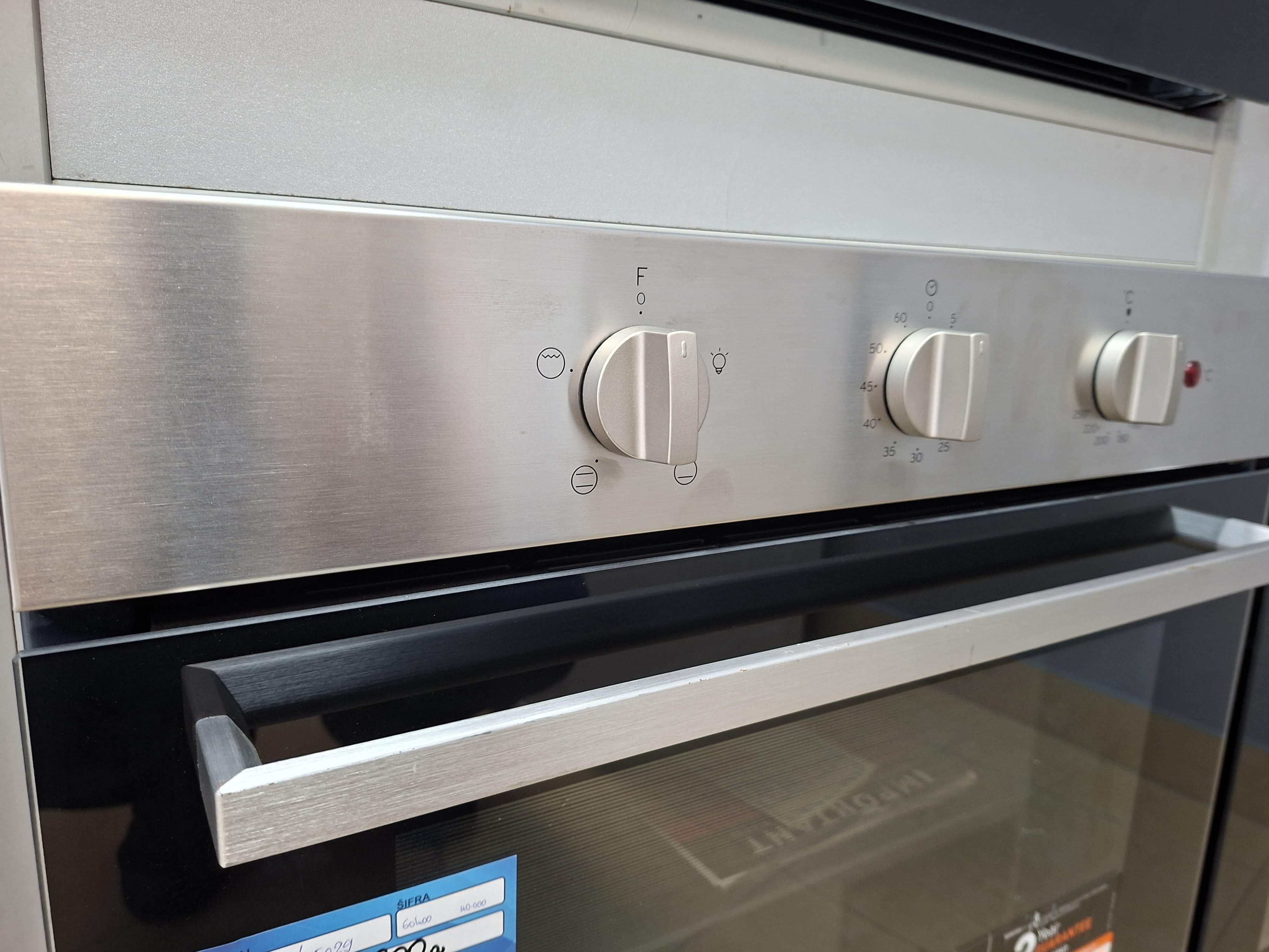 Ugradna Rerna Indesit IFW 6230 IX, 71L