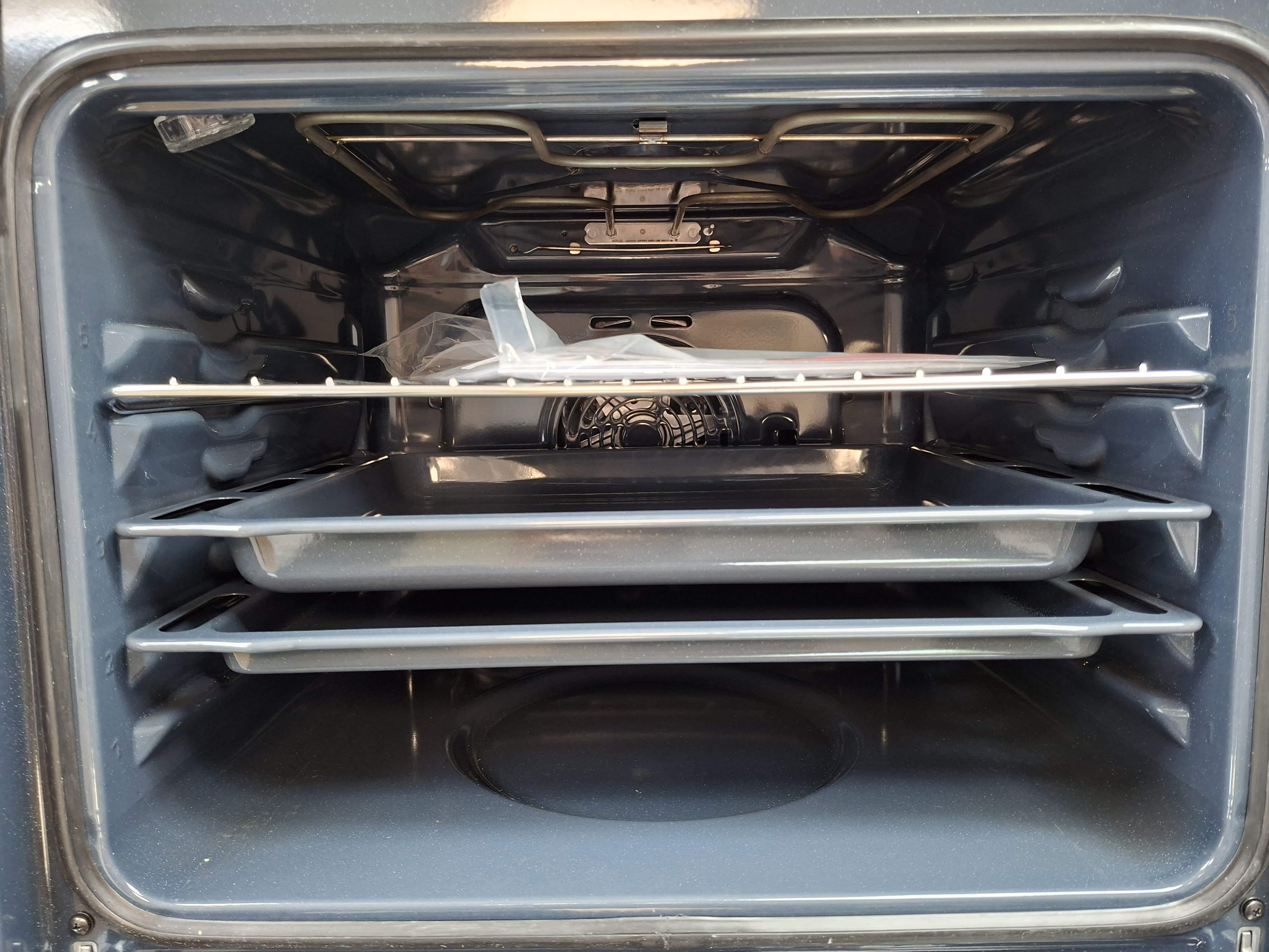 Ugradna Rerna Indesit IFW 6530 BL, 66L