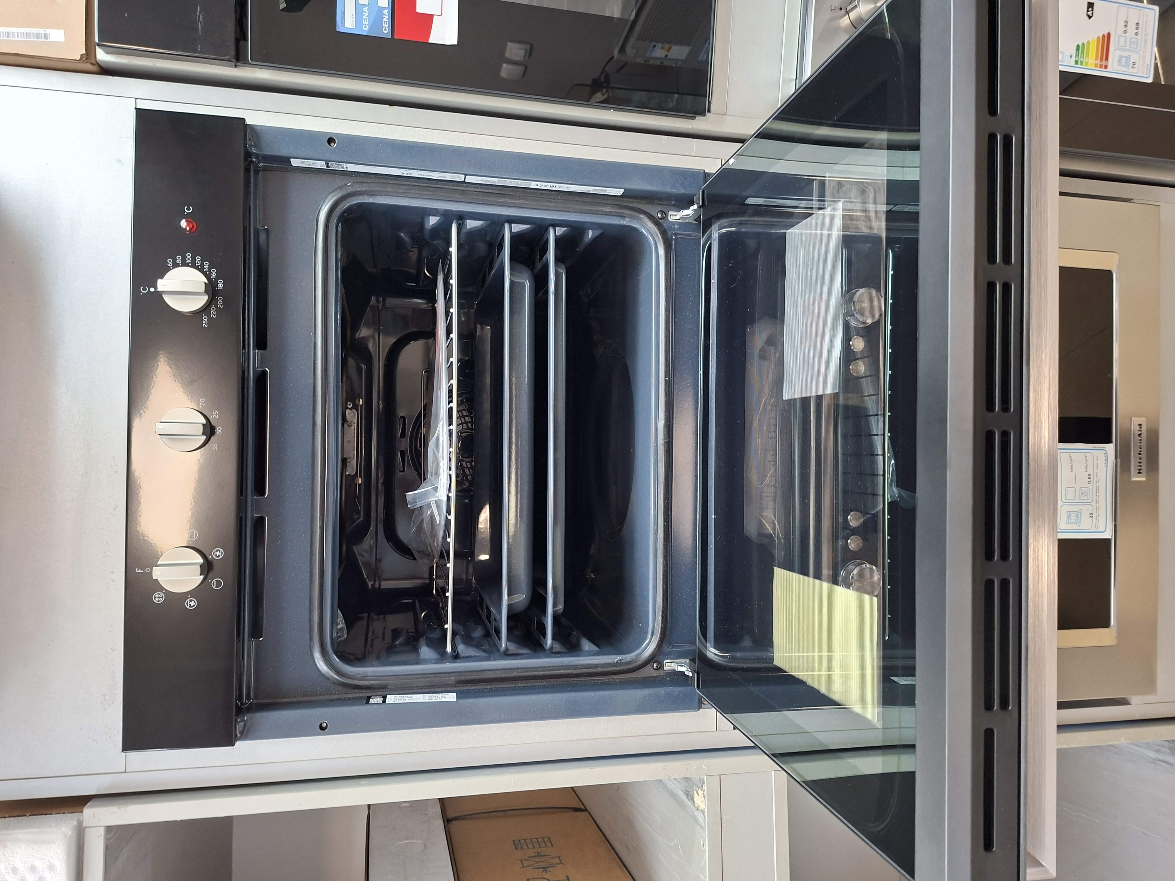 Ugradna Rerna Indesit IFW 6530 BL, 66L