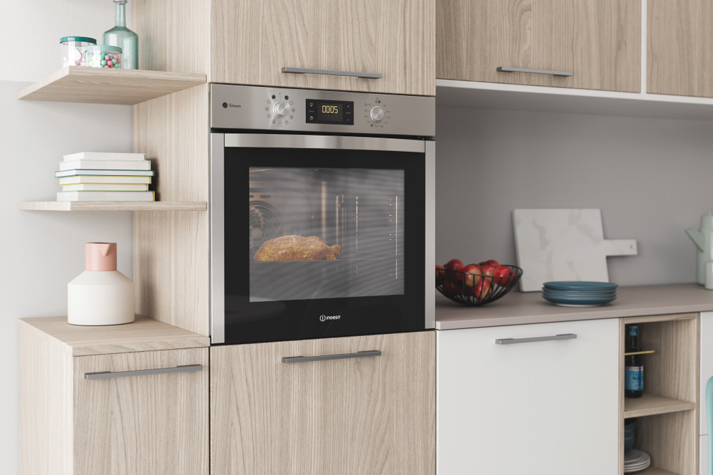 Ugradna Rerna Indesit IFWS 5844 JH IX, 71L