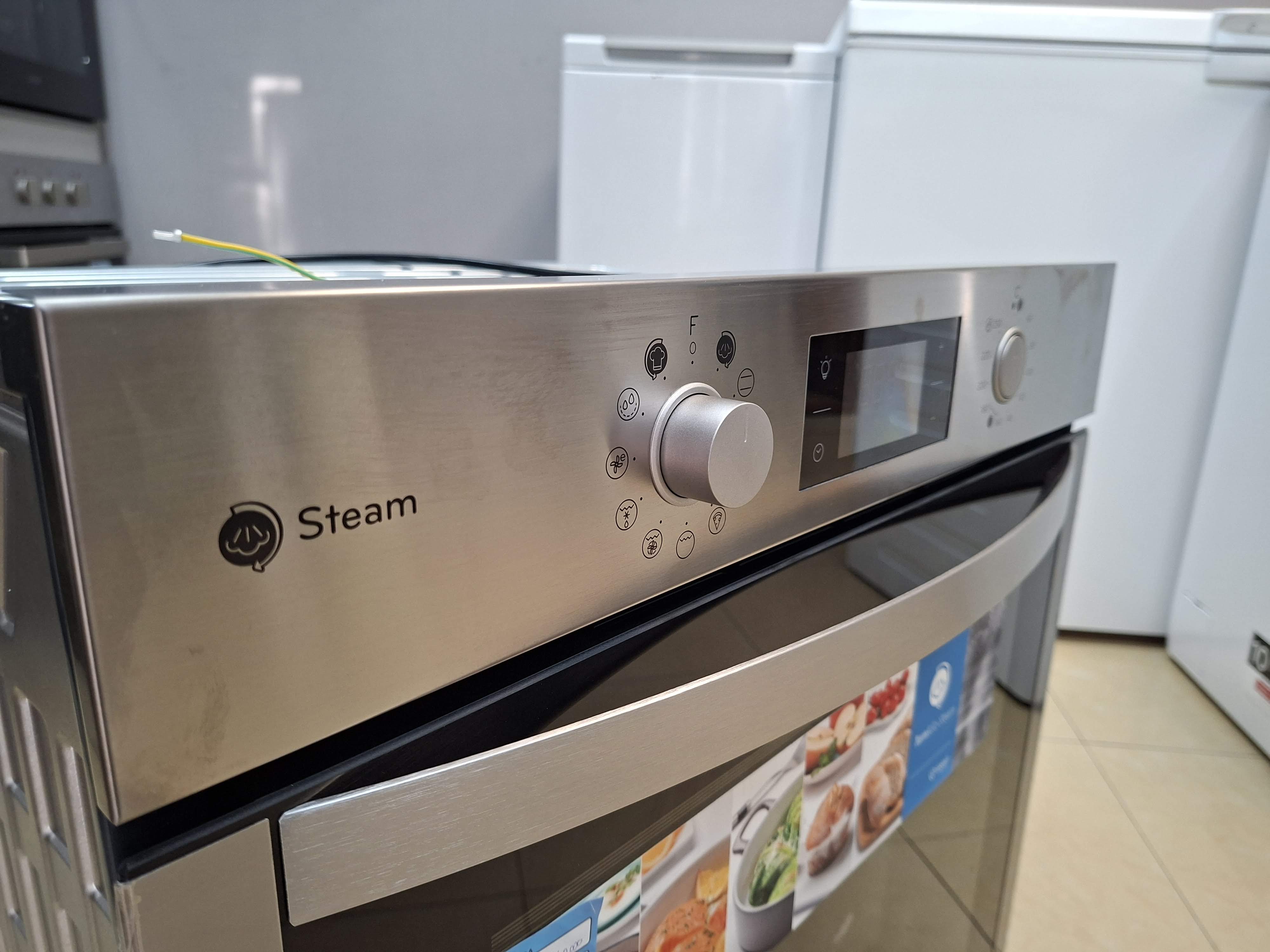 Ugradna Rerna Indesit IFWS 5844 JH IX, 71L