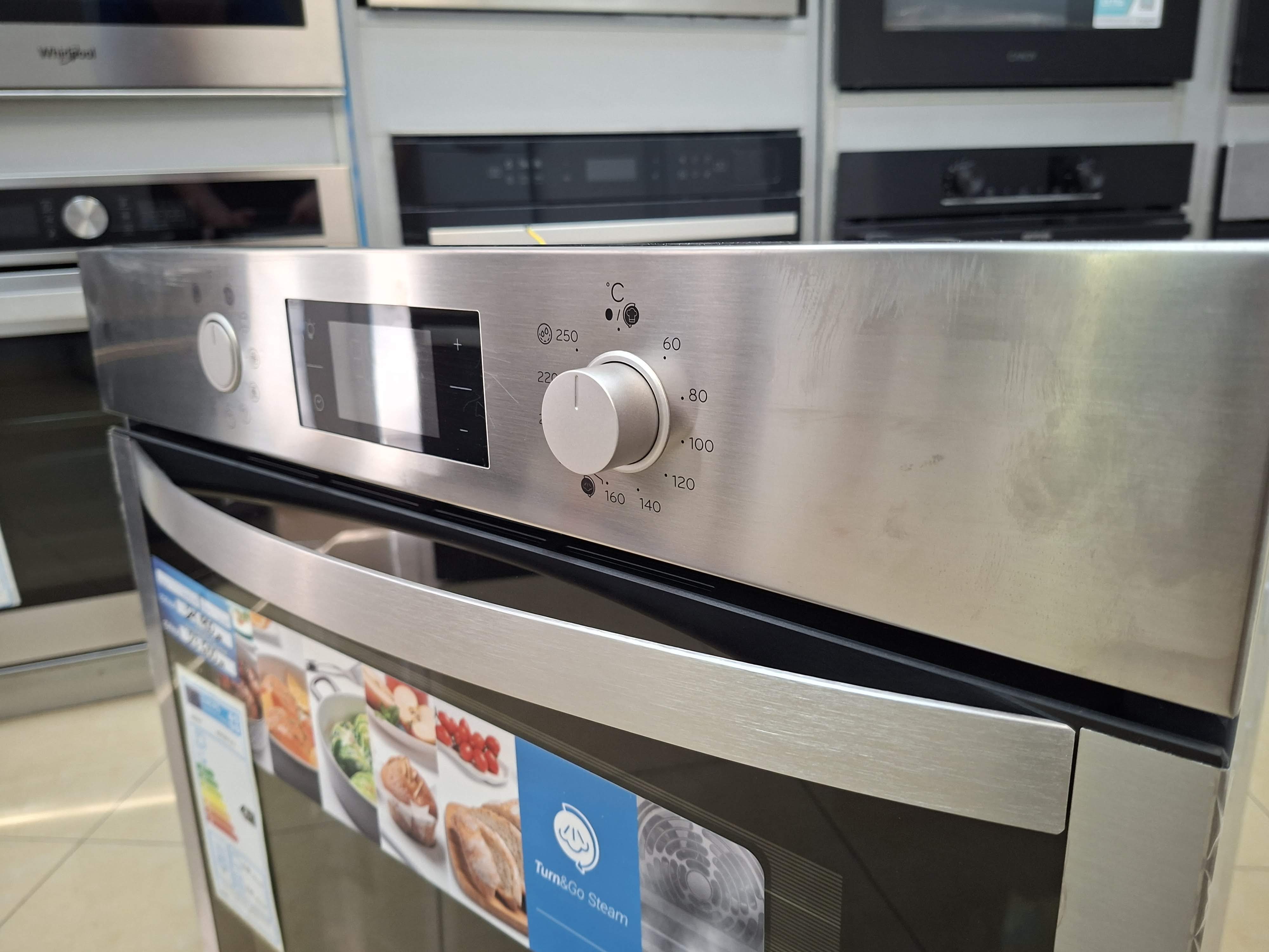 Ugradna Rerna Indesit IFWS 5844 JH IX, 71L