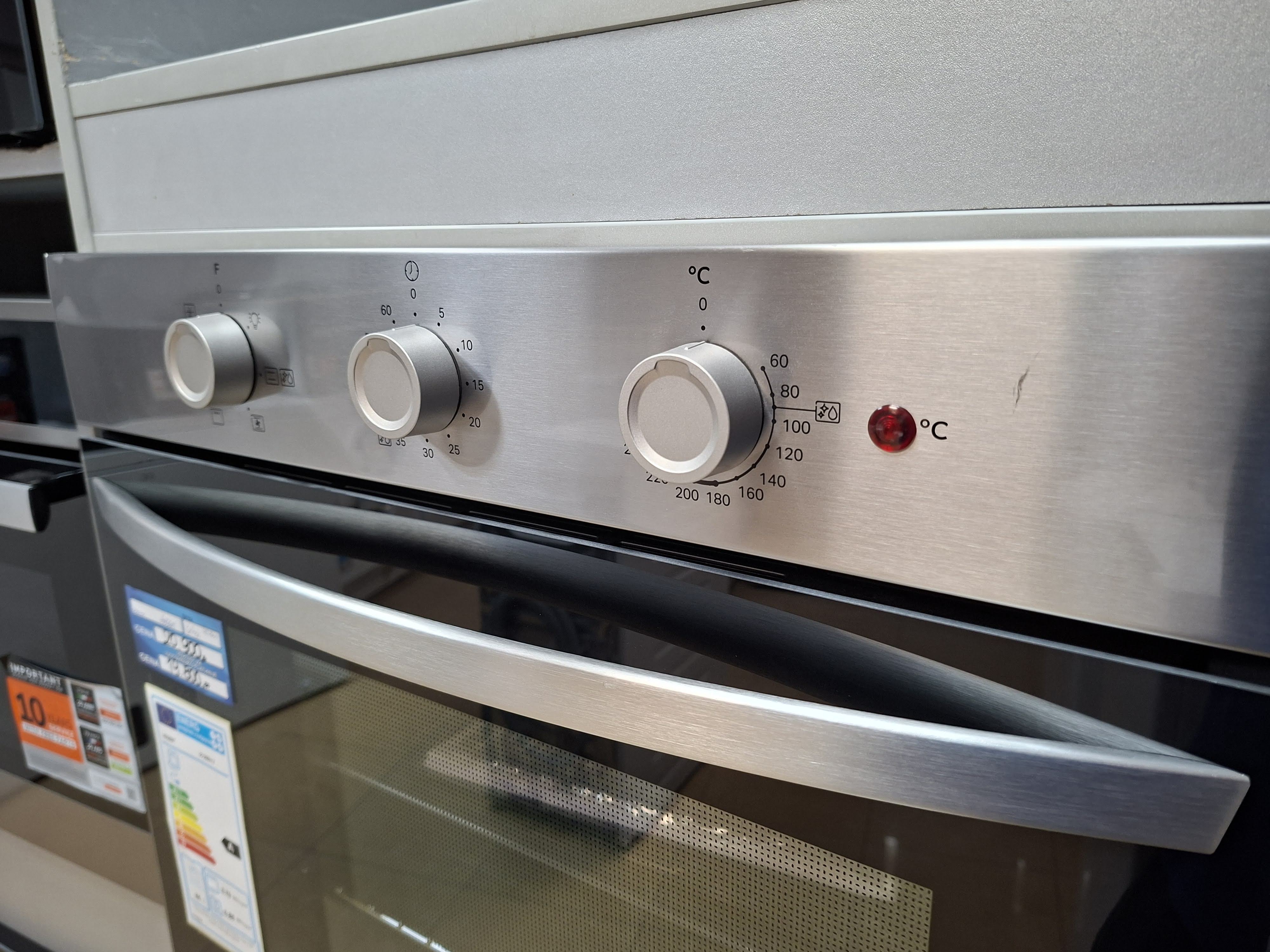 Ugradna Rerna Indesit IO 2350H X , 66L