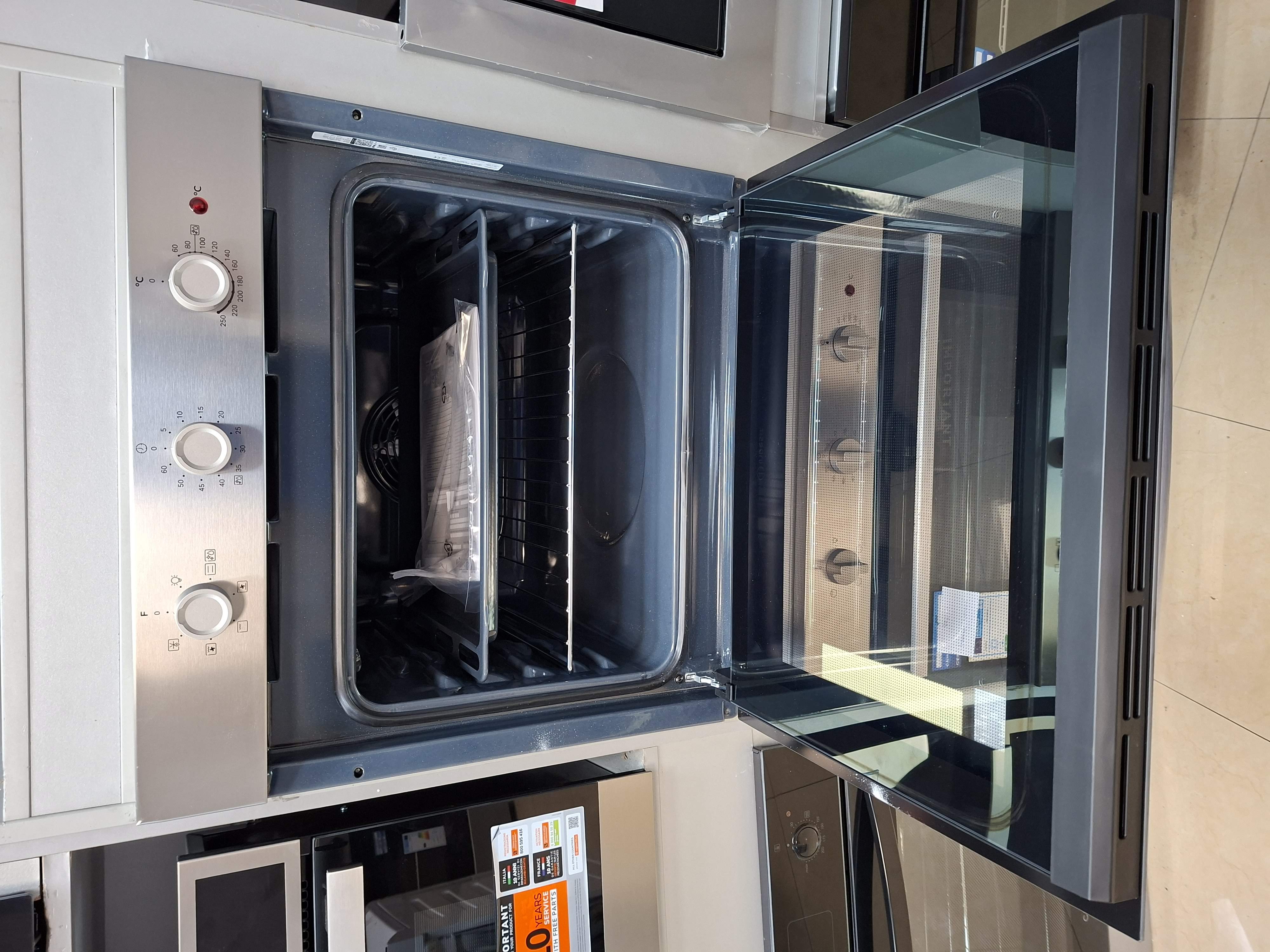 Ugradna Rerna Indesit IO 2350H X , 66L
