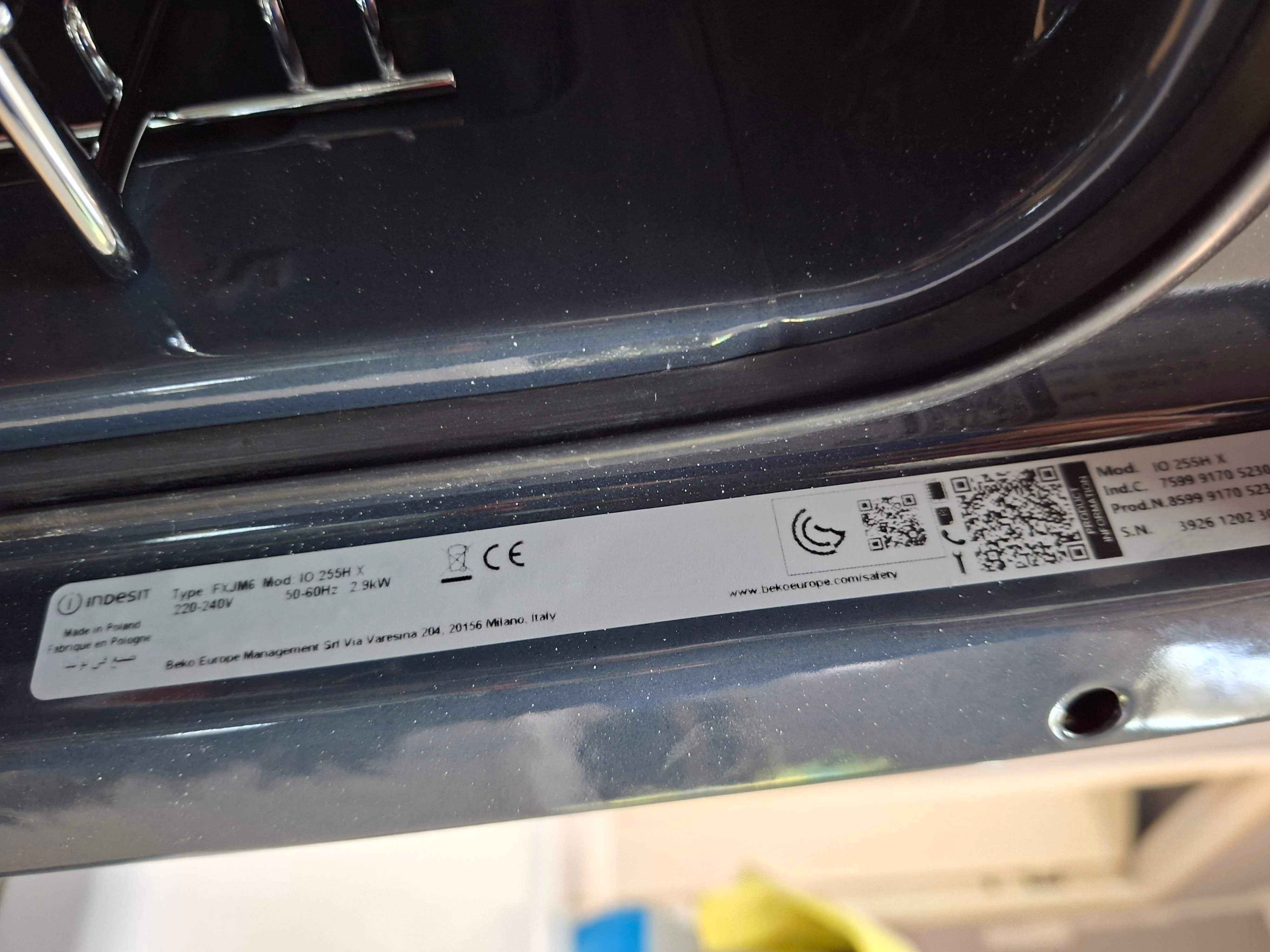Ugradna Rerna Indesit IO 255H X , 71L