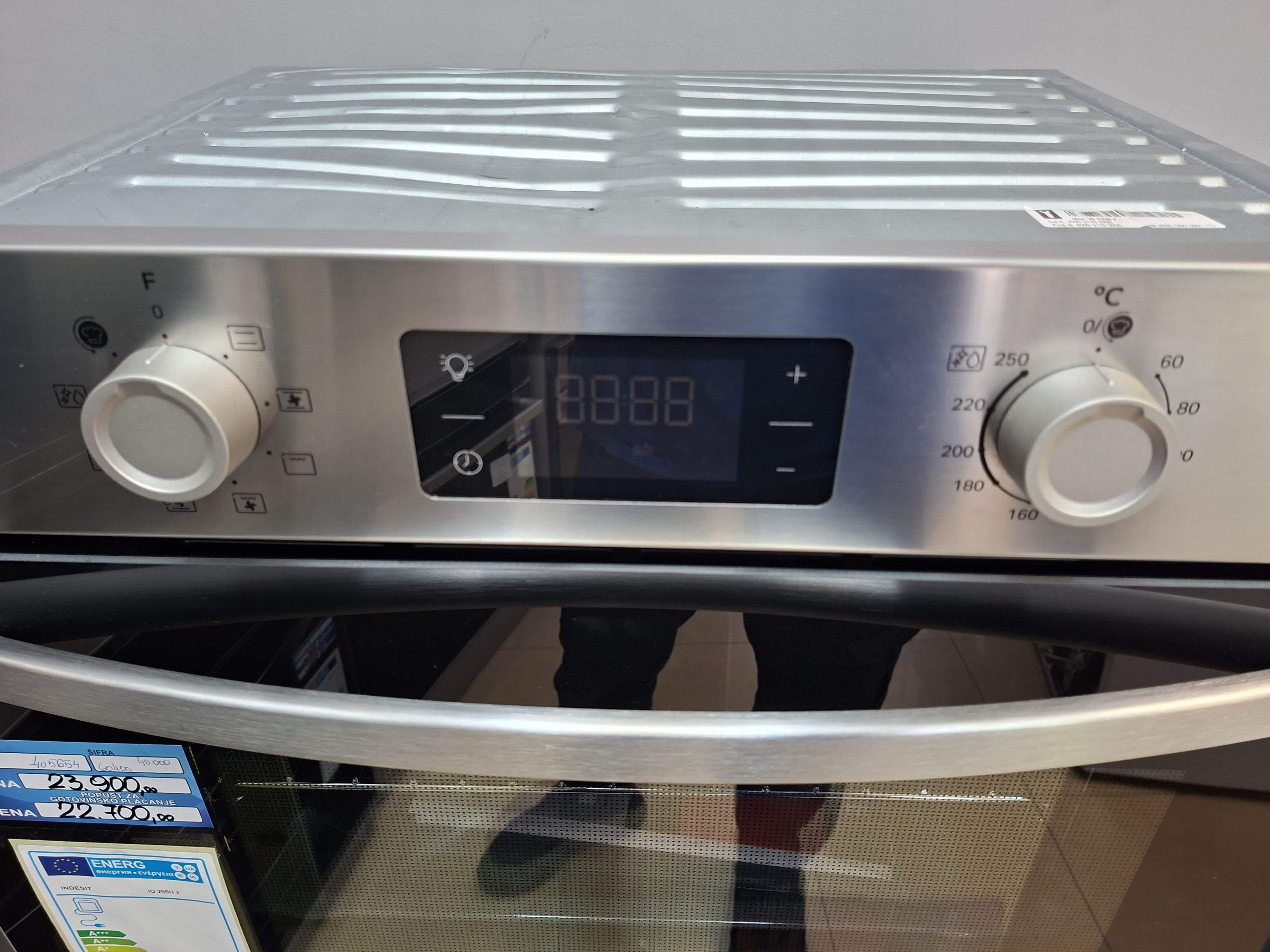 Ugradna Rerna Indesit IO 255H X , 71L