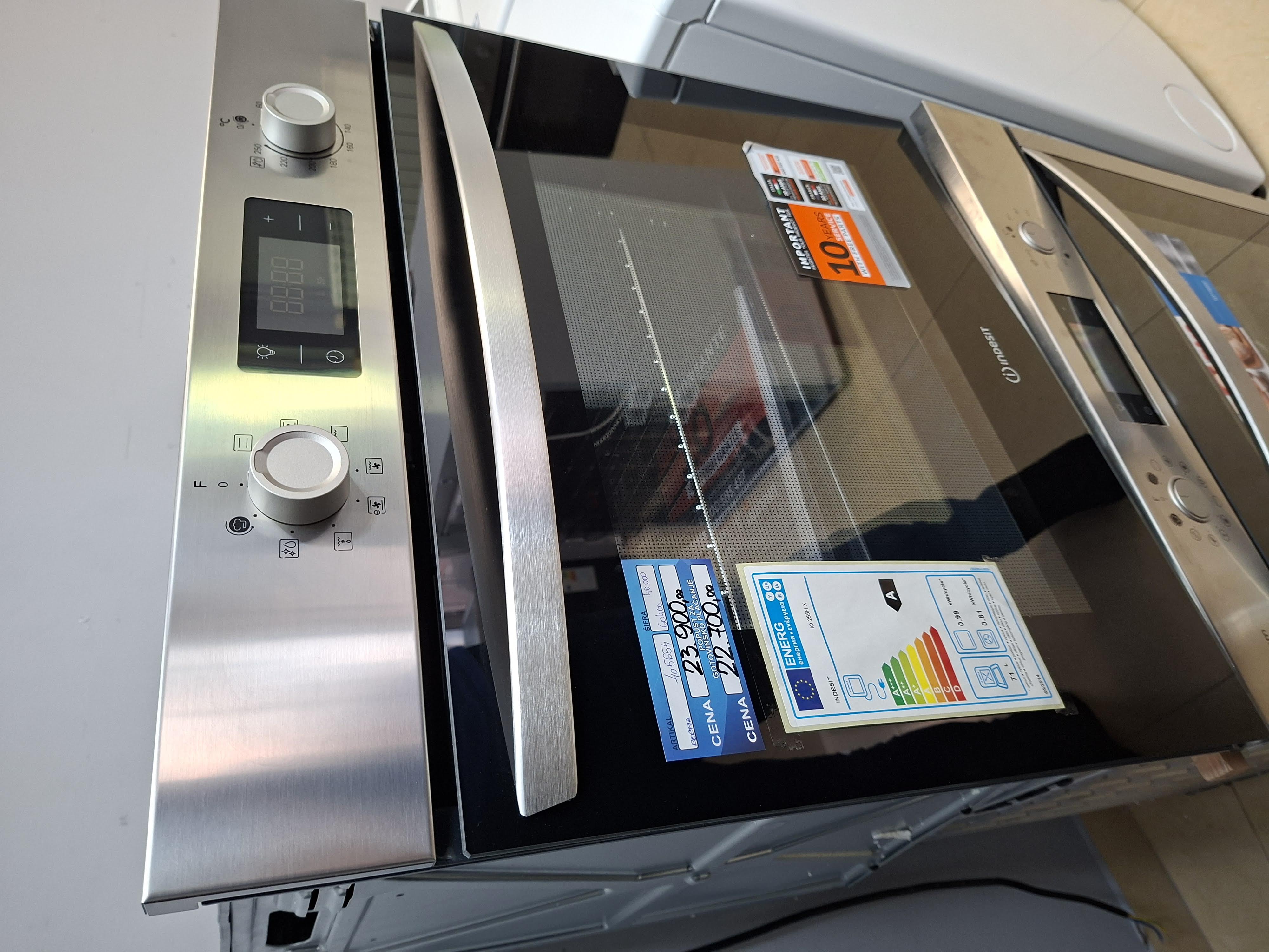Ugradna Rerna Indesit IO 255H X , 71L