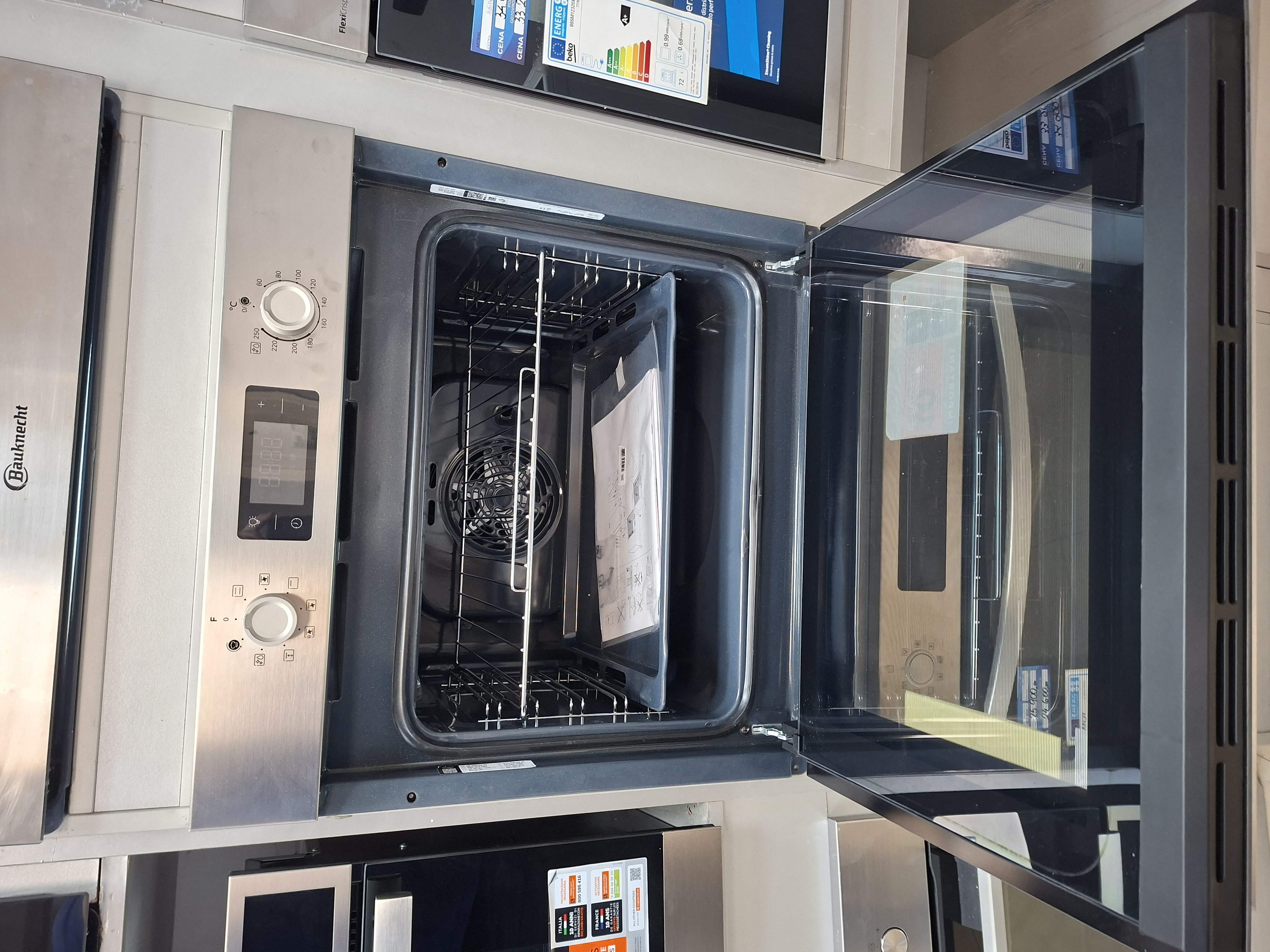 Ugradna Rerna Indesit IO 255H X , 71L