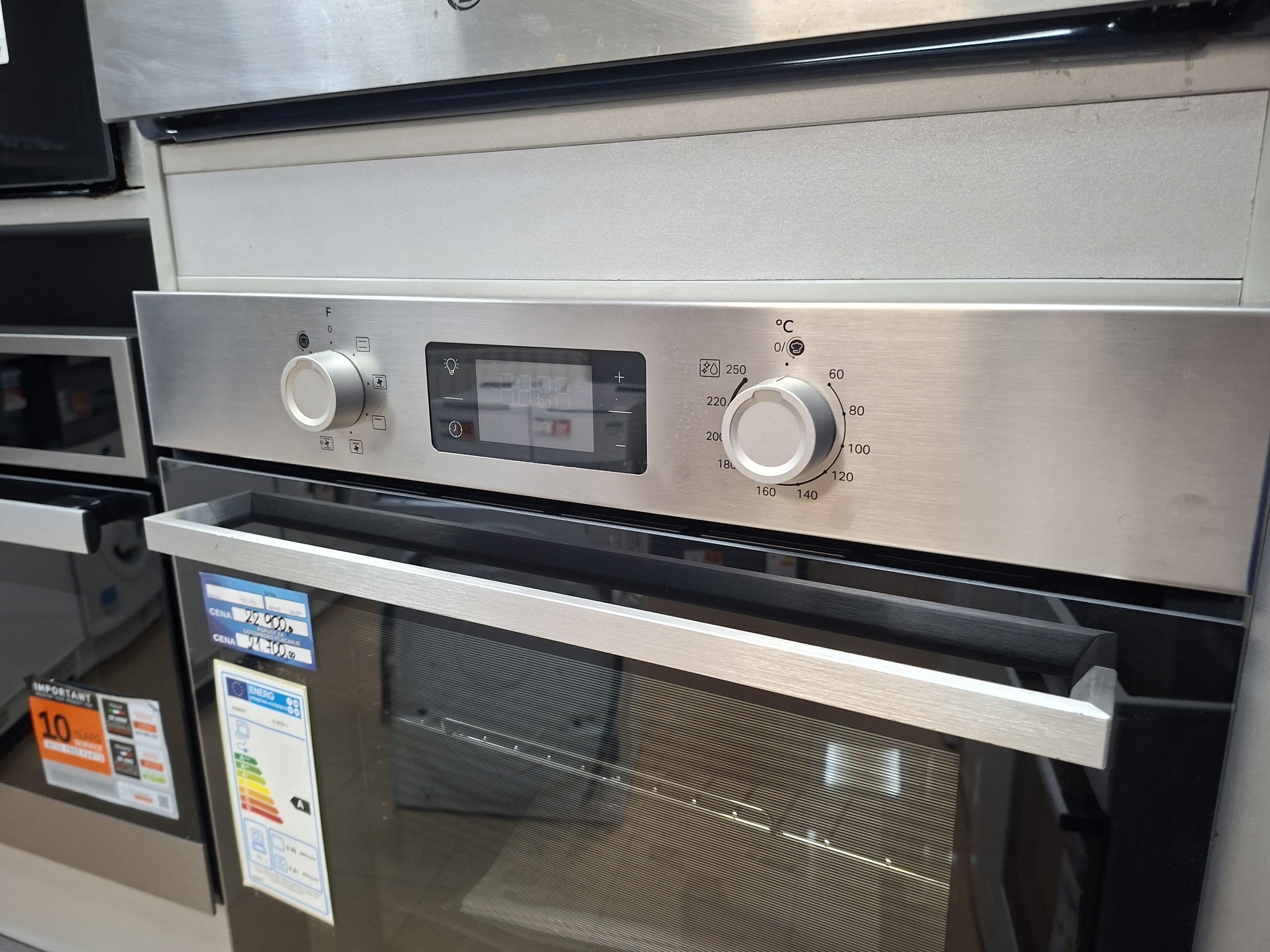 Ugradna Rerna Indesit IO 255H X , 71L