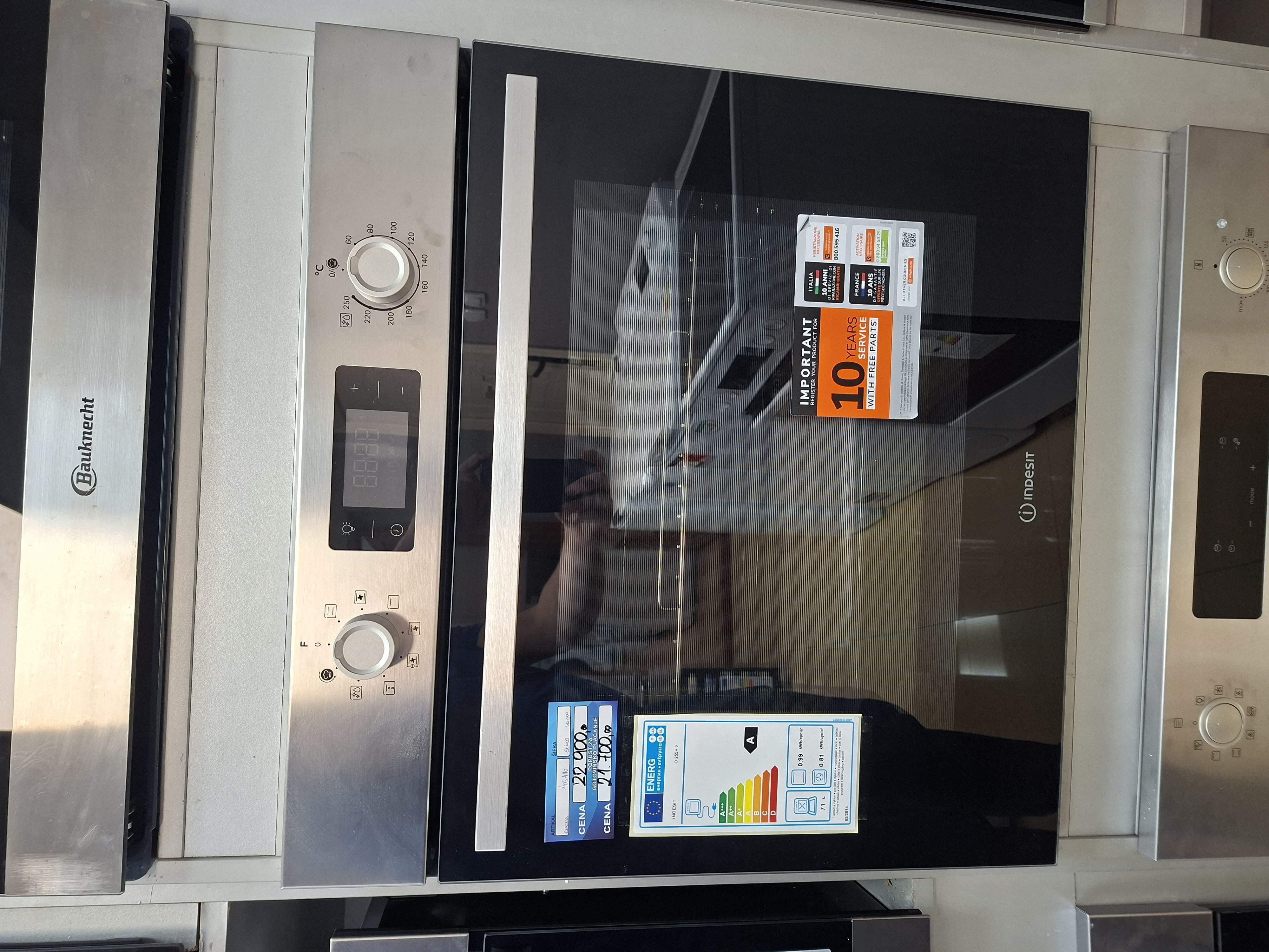 Ugradna Rerna Indesit IO 255H X , 71L