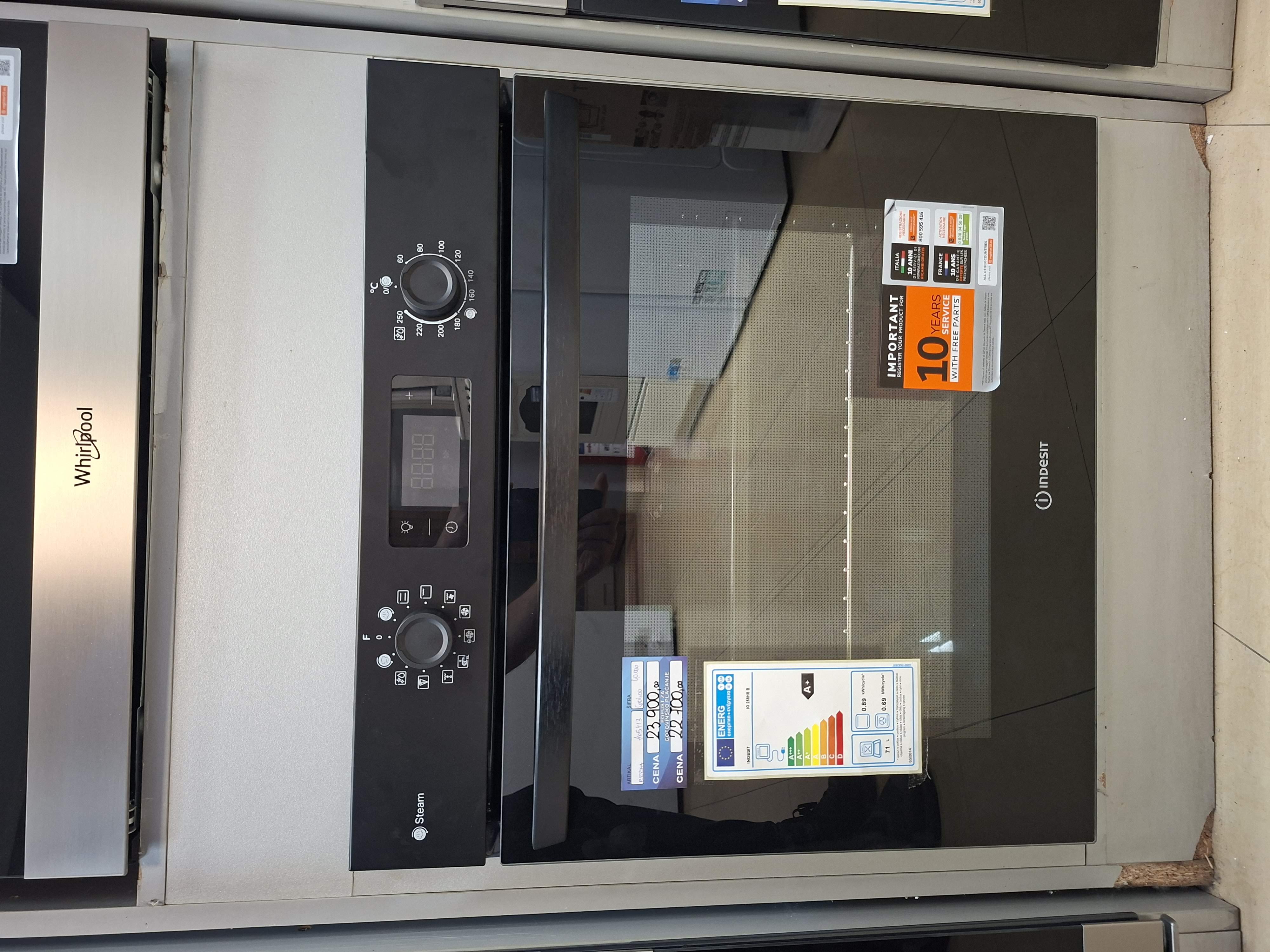 Ugradna Rerna Indesit IO 258HS B , 71L