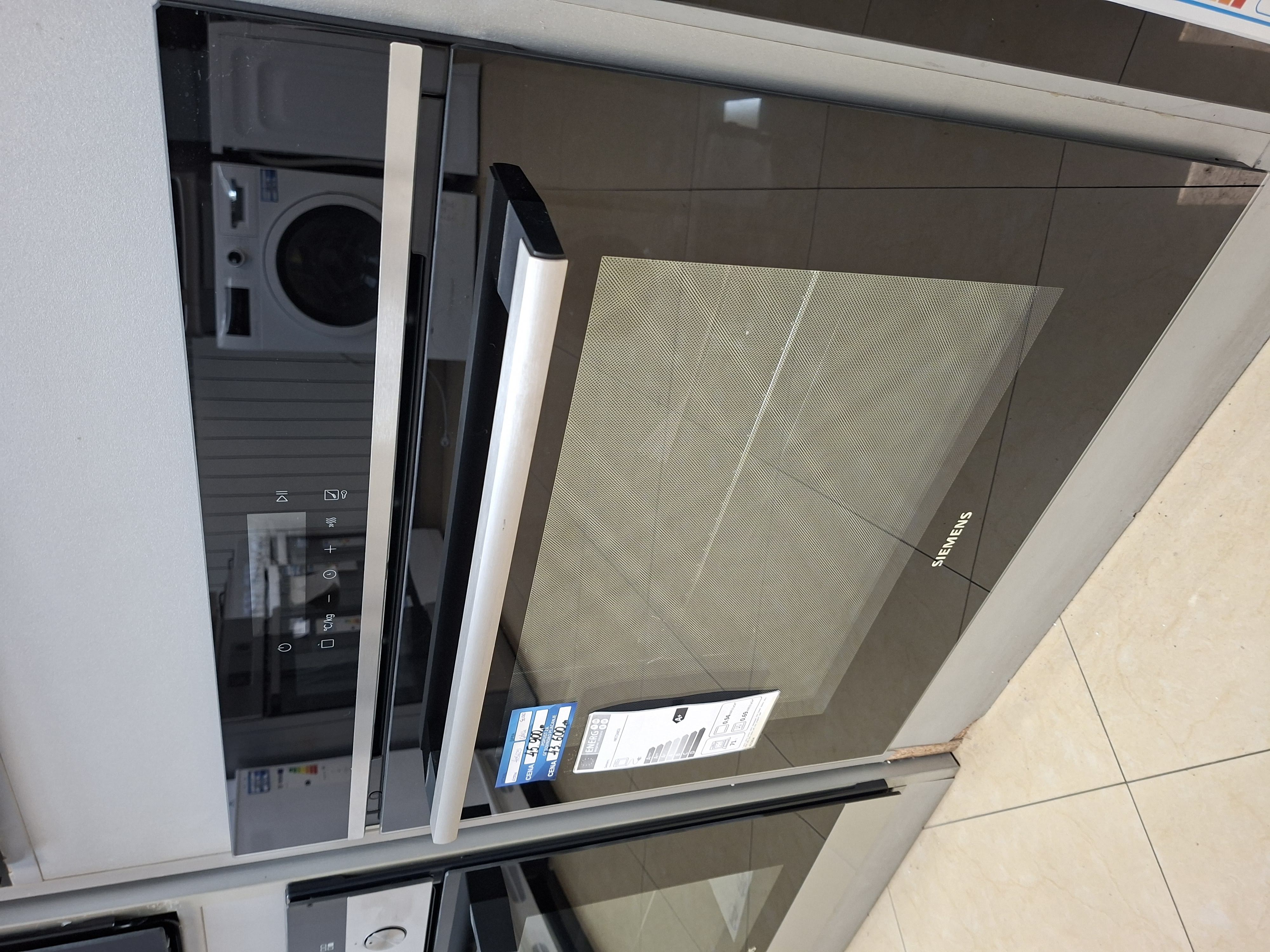 Ugradna rerna Siemens HB572ABS3