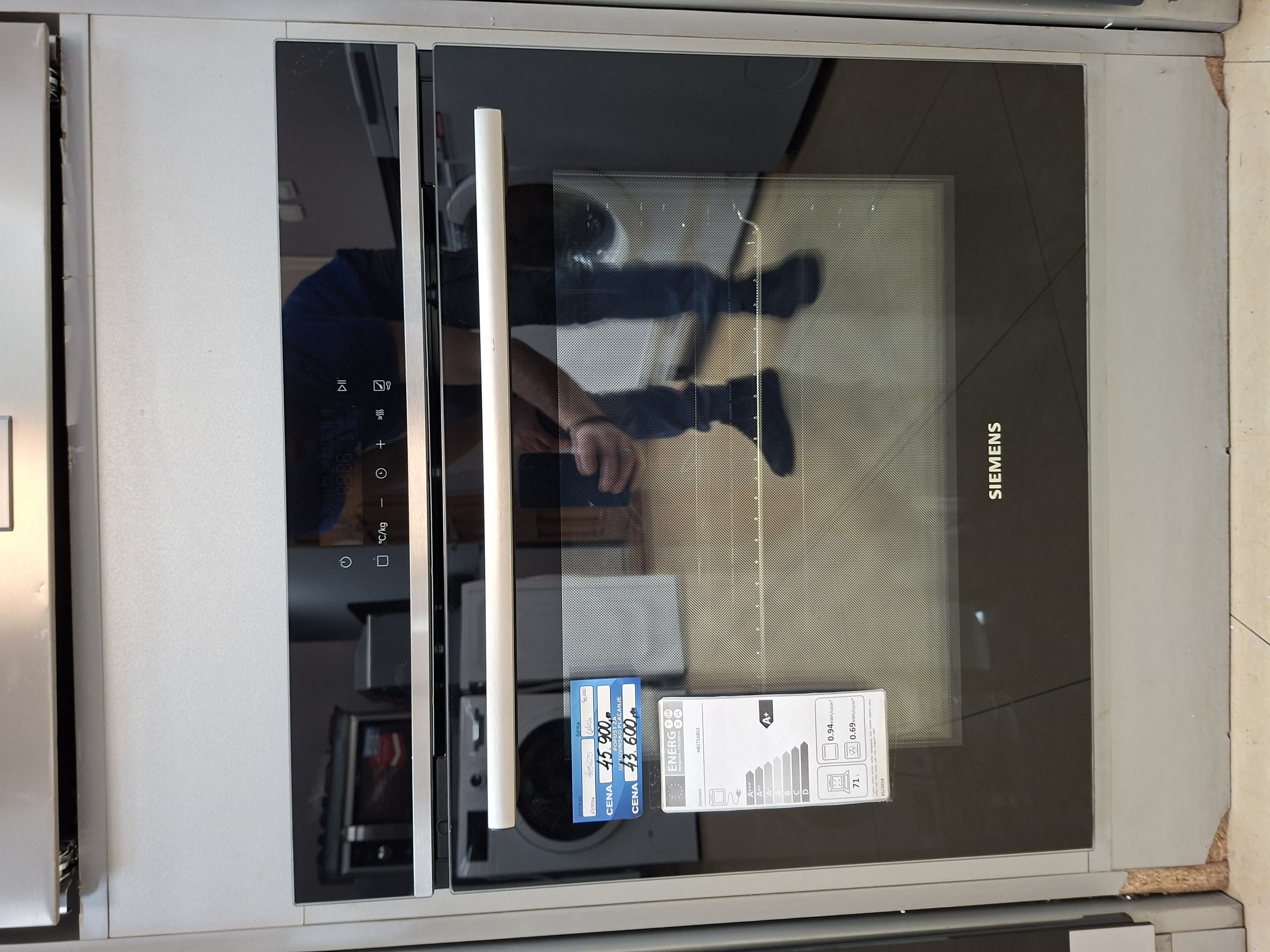 Ugradna rerna Siemens HB572ABS3