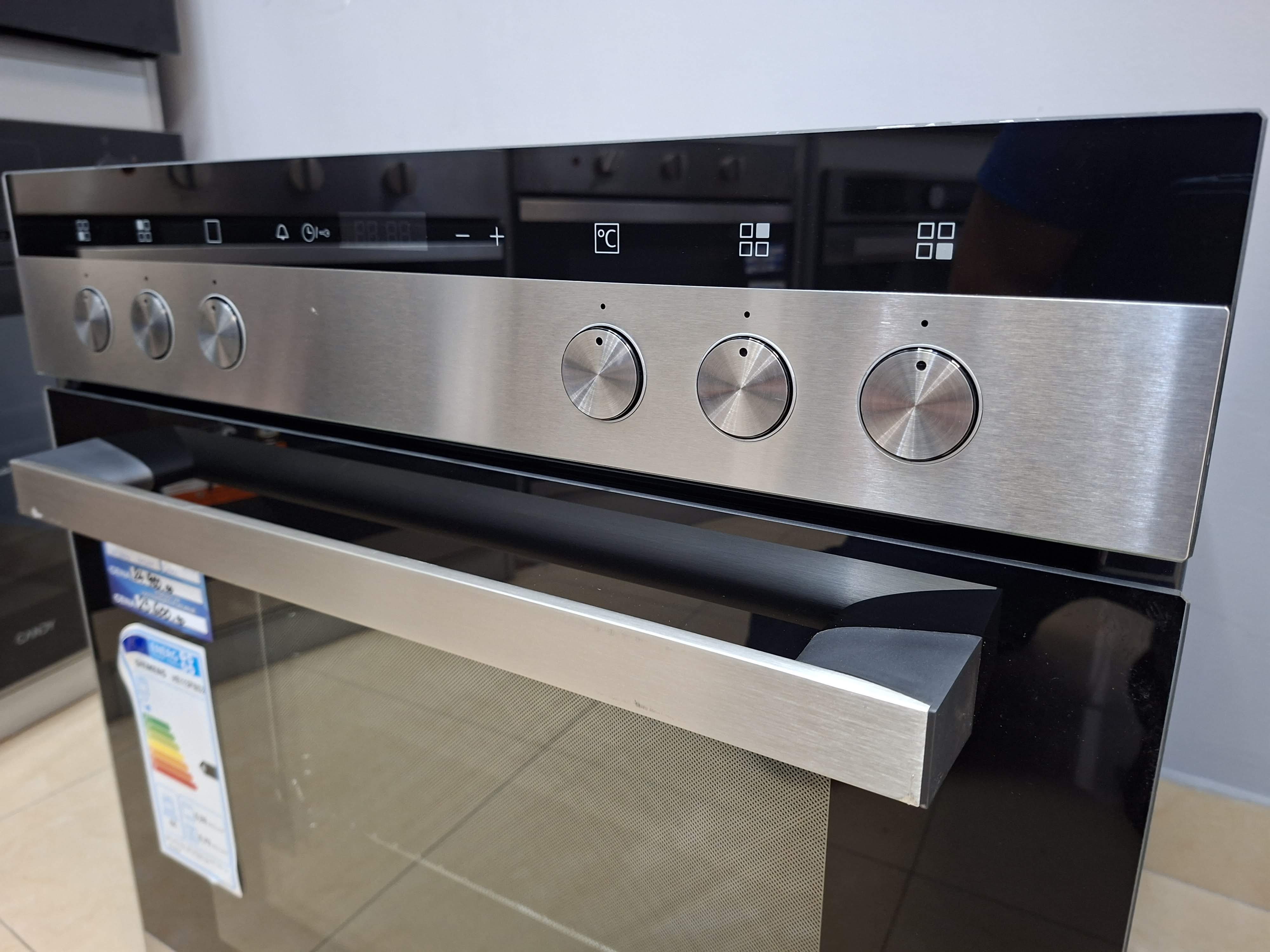 Ugradna Rerna Siemens HE113FBS2 , 66L