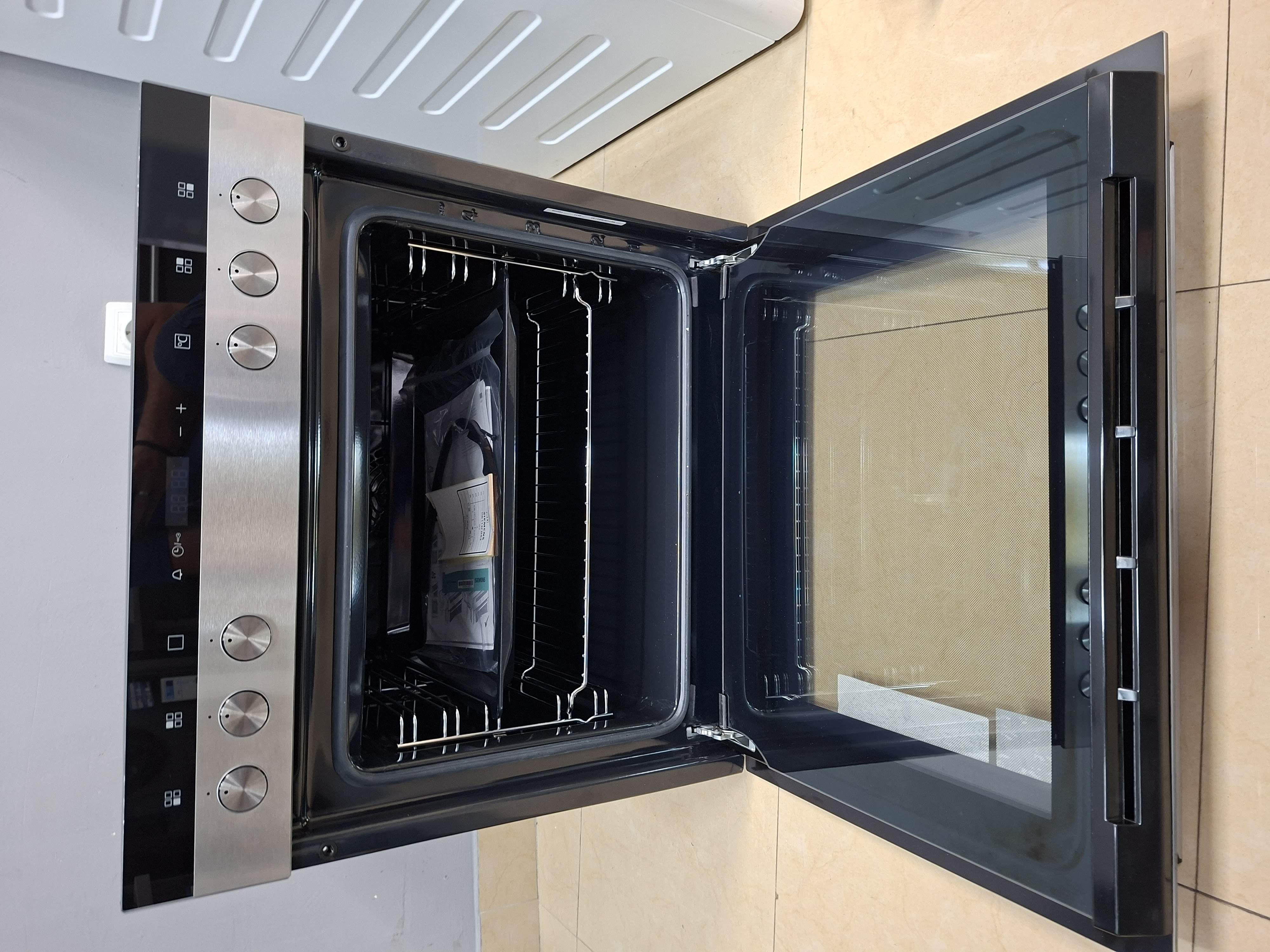 Ugradna Rerna Siemens HE113FBS2 , 66L