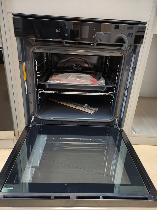 Ugradna rerna Whirpool W9 OM2 4S1 P BSS