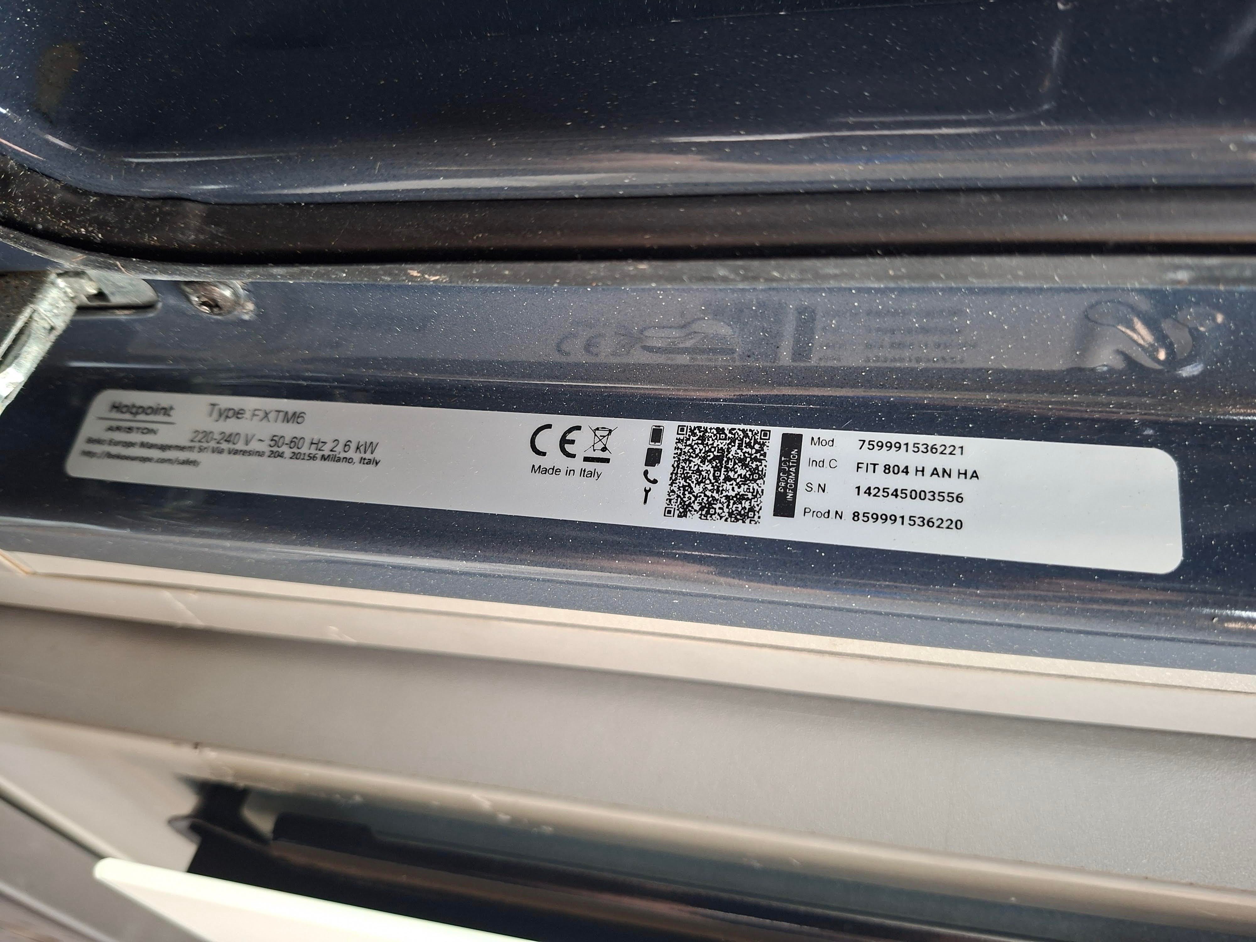 Ugradna retro rerna Hotpoint Ariston FIT 804 H AN HA