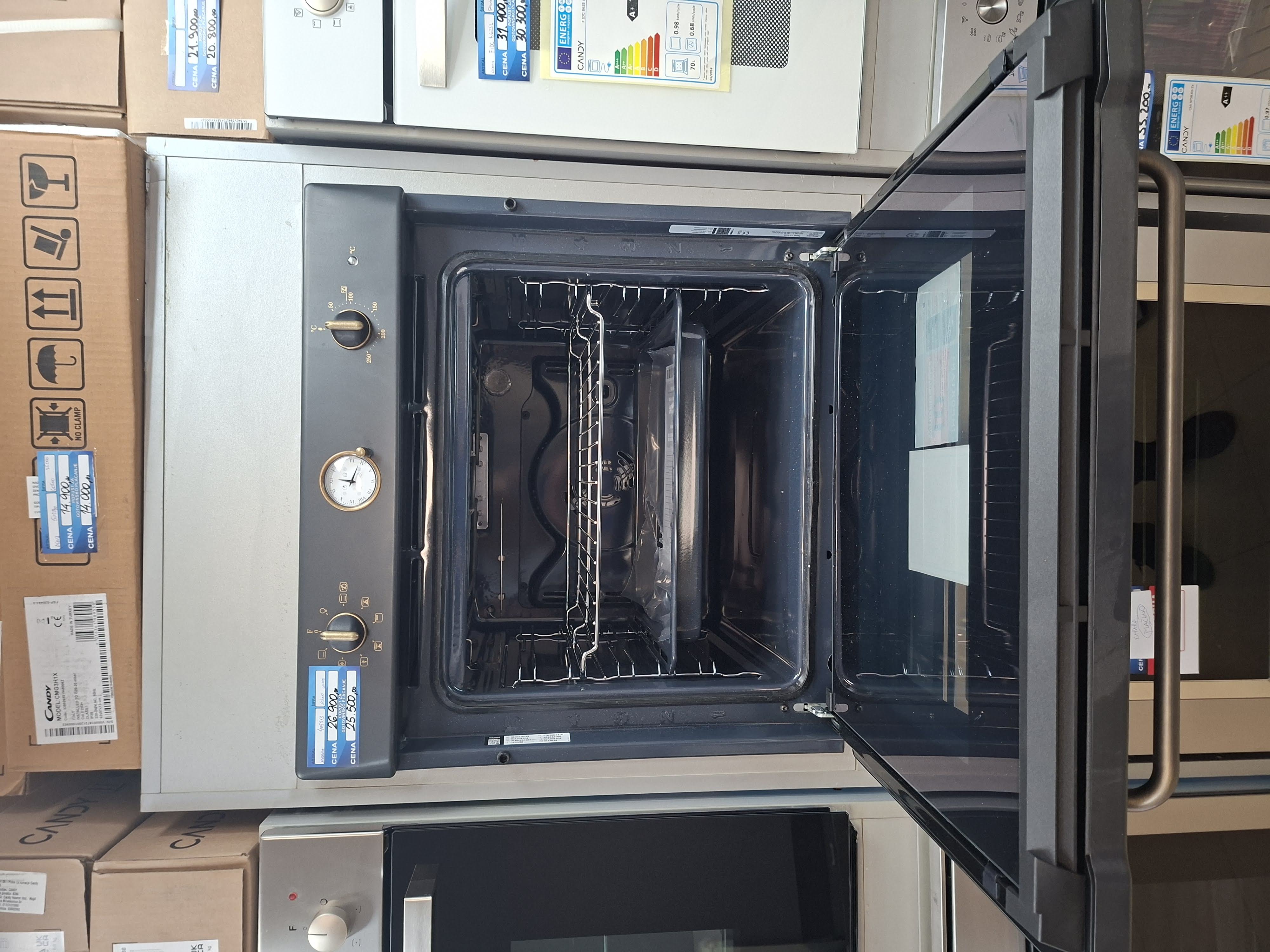 Ugradna retro rerna Hotpoint Ariston FIT 804 H AN HA